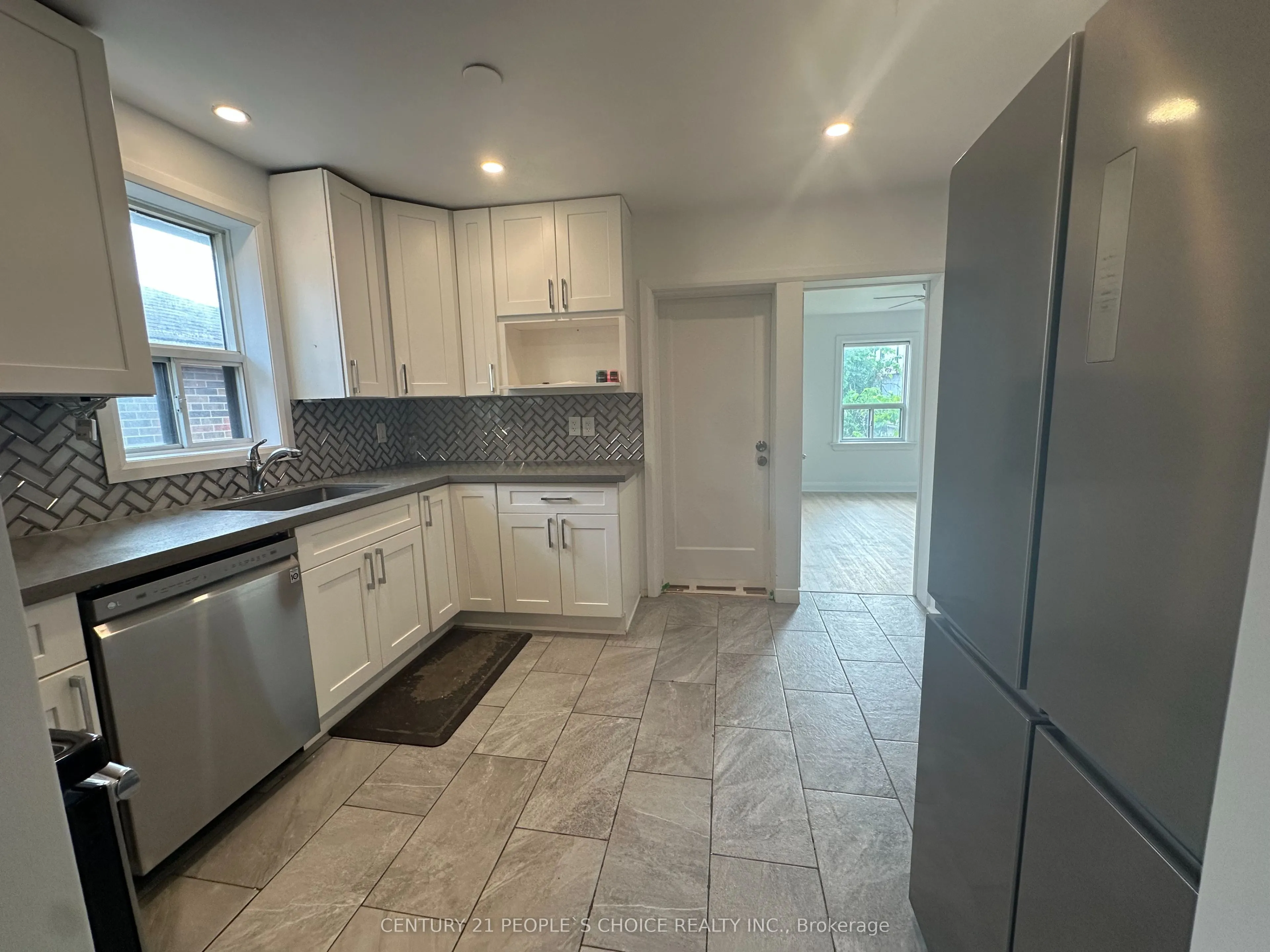 28 Montcalm Avenue, #Main
