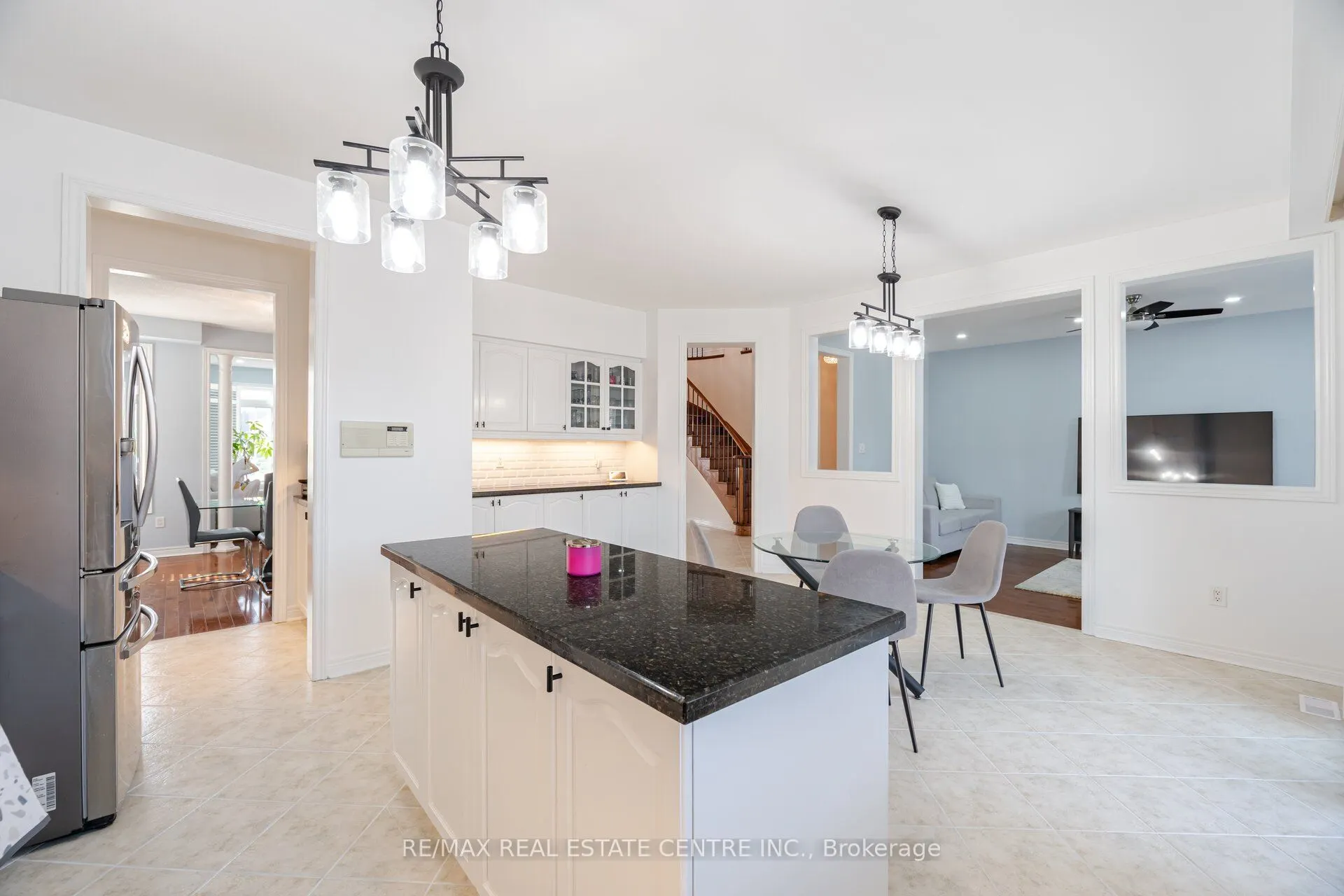7 Prince Edward Boulevard