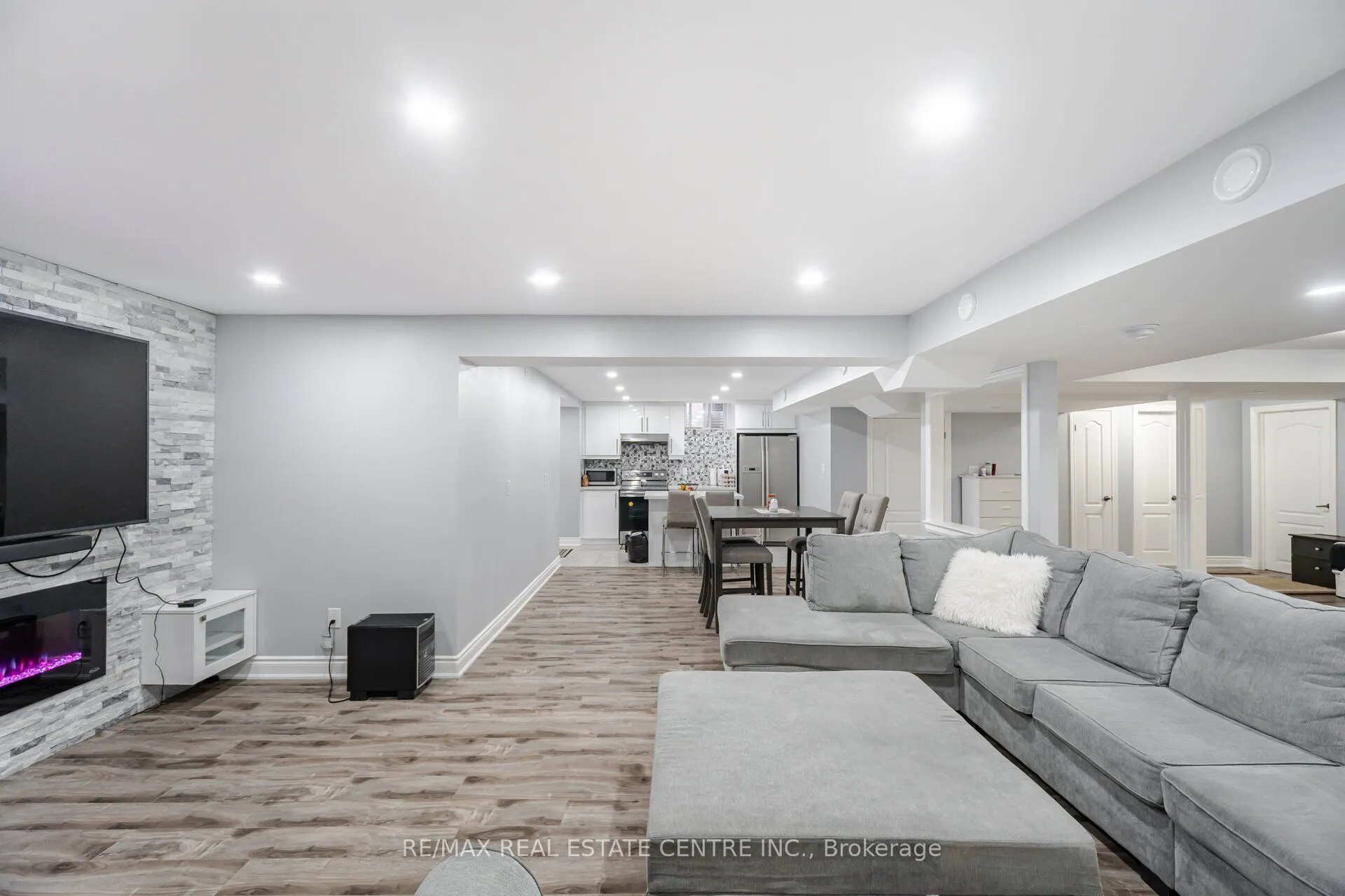 7 Prince Edward Boulevard