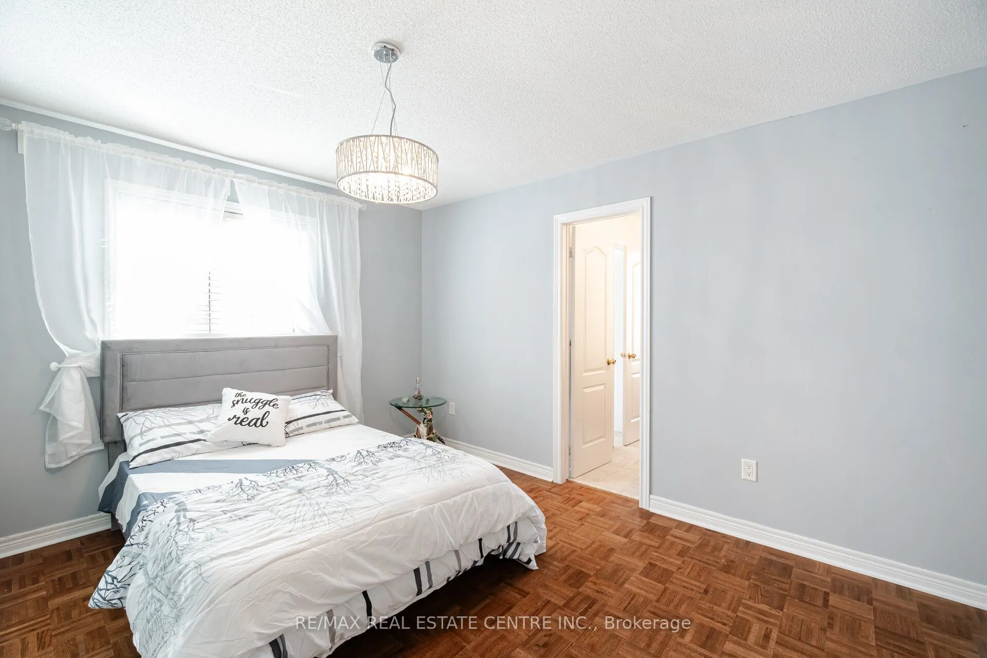 7 Prince Edward Boulevard