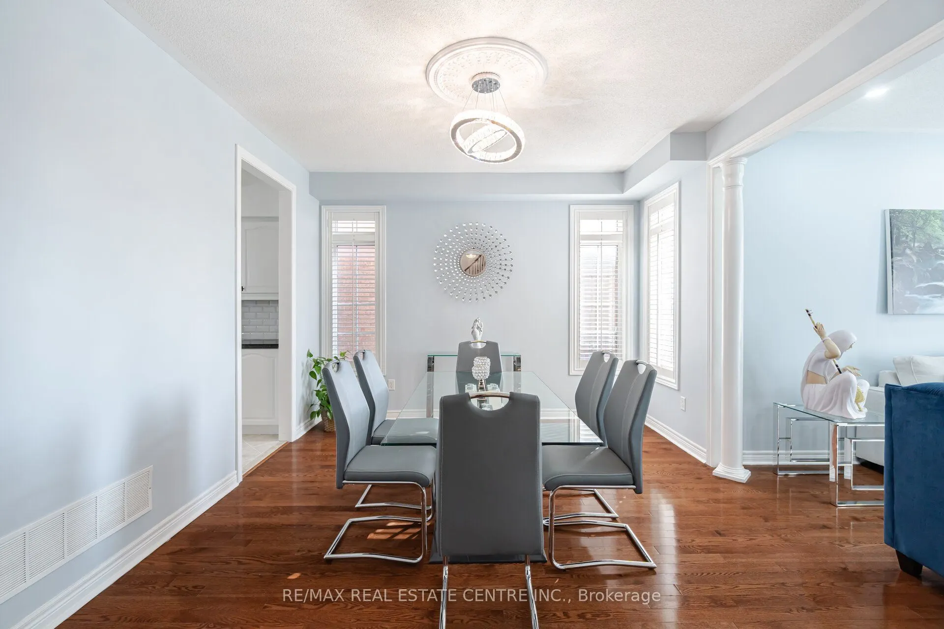 7 Prince Edward Boulevard