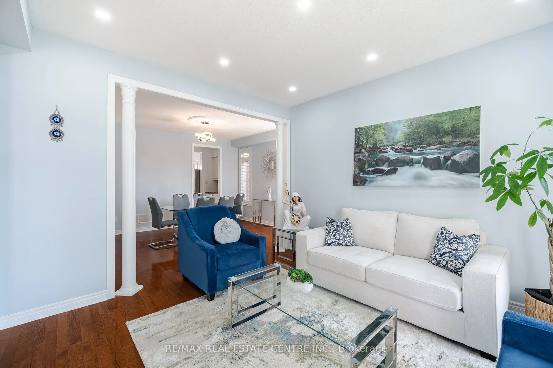7 Prince Edward Boulevard