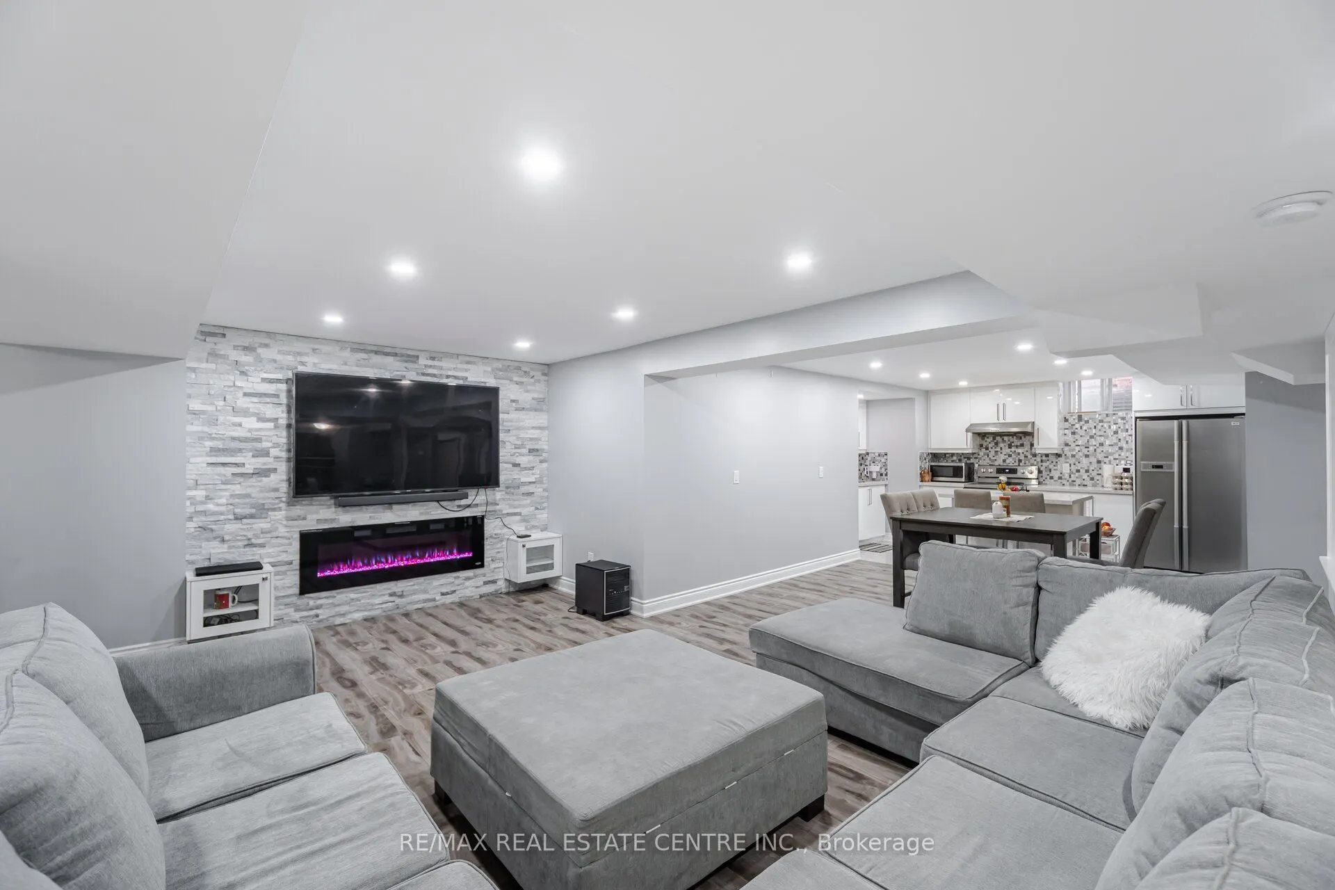 7 Prince Edward Boulevard