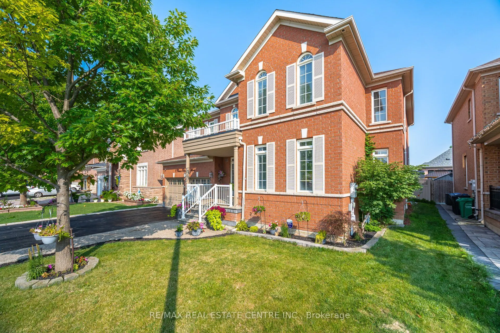 7 Prince Edward Boulevard