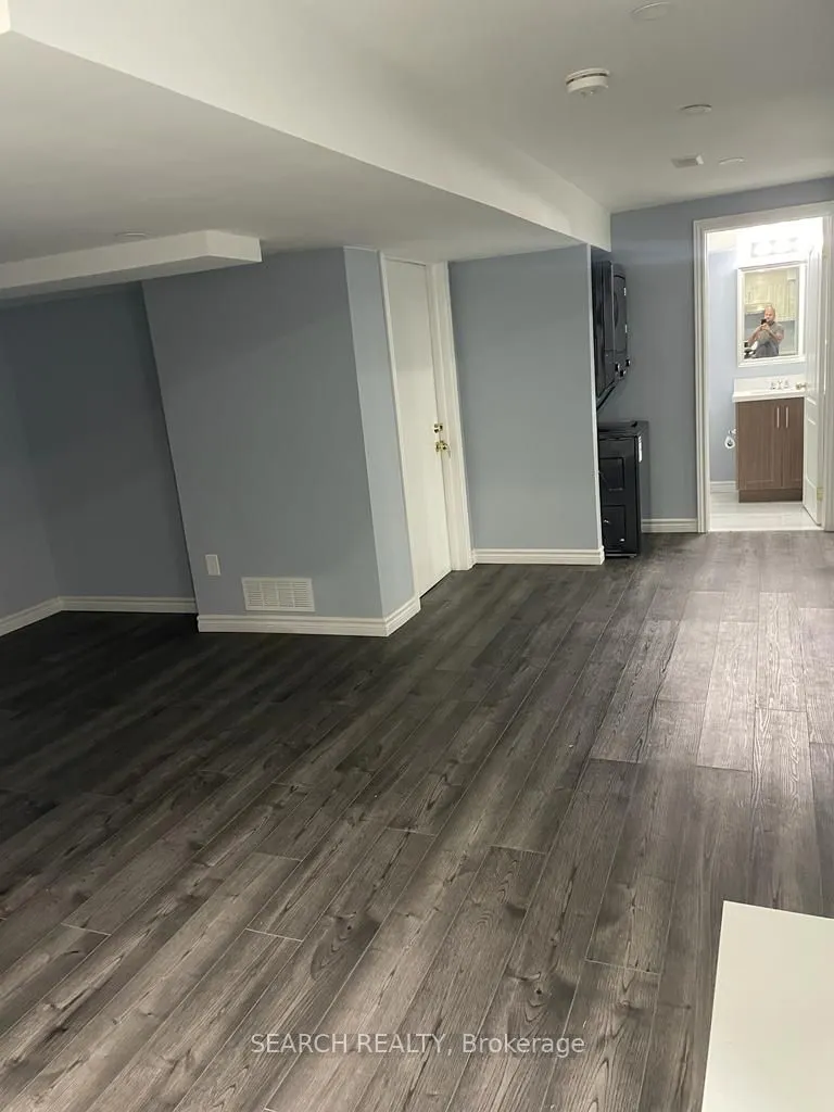 17 Hollowgrove Boulevard, #Bsmt