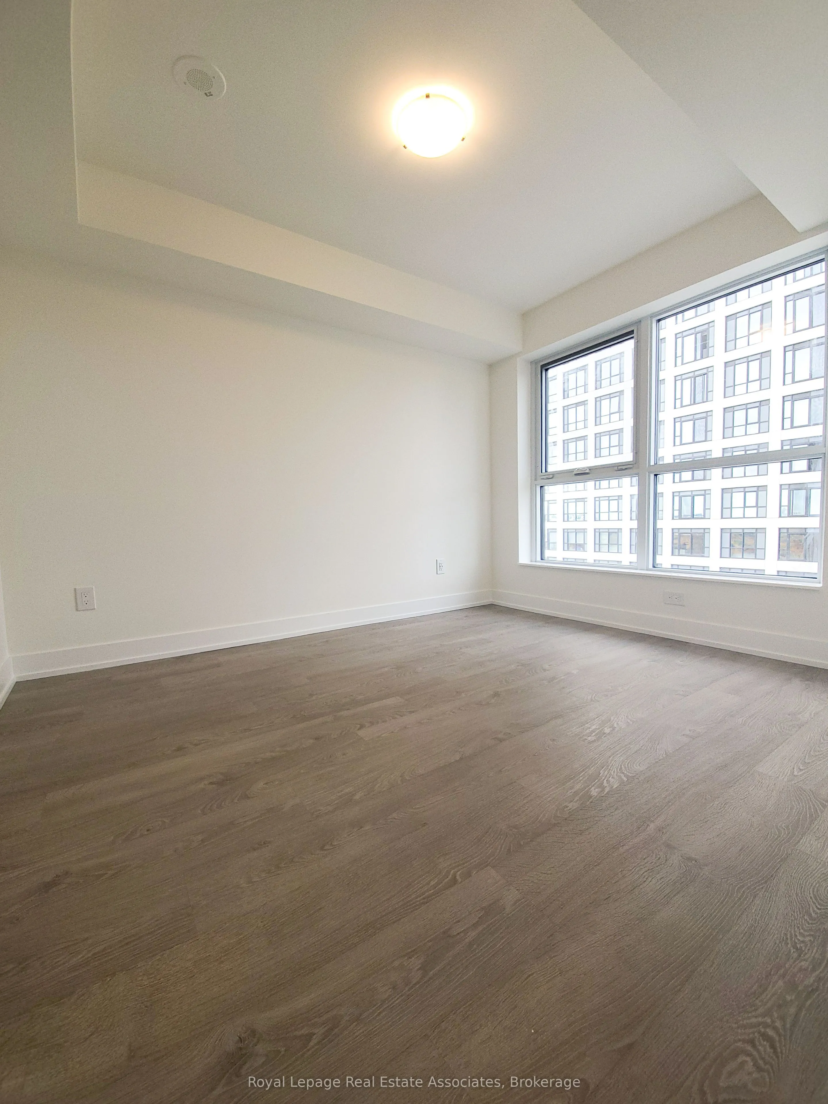 5 Mabelle Avenue, #2830