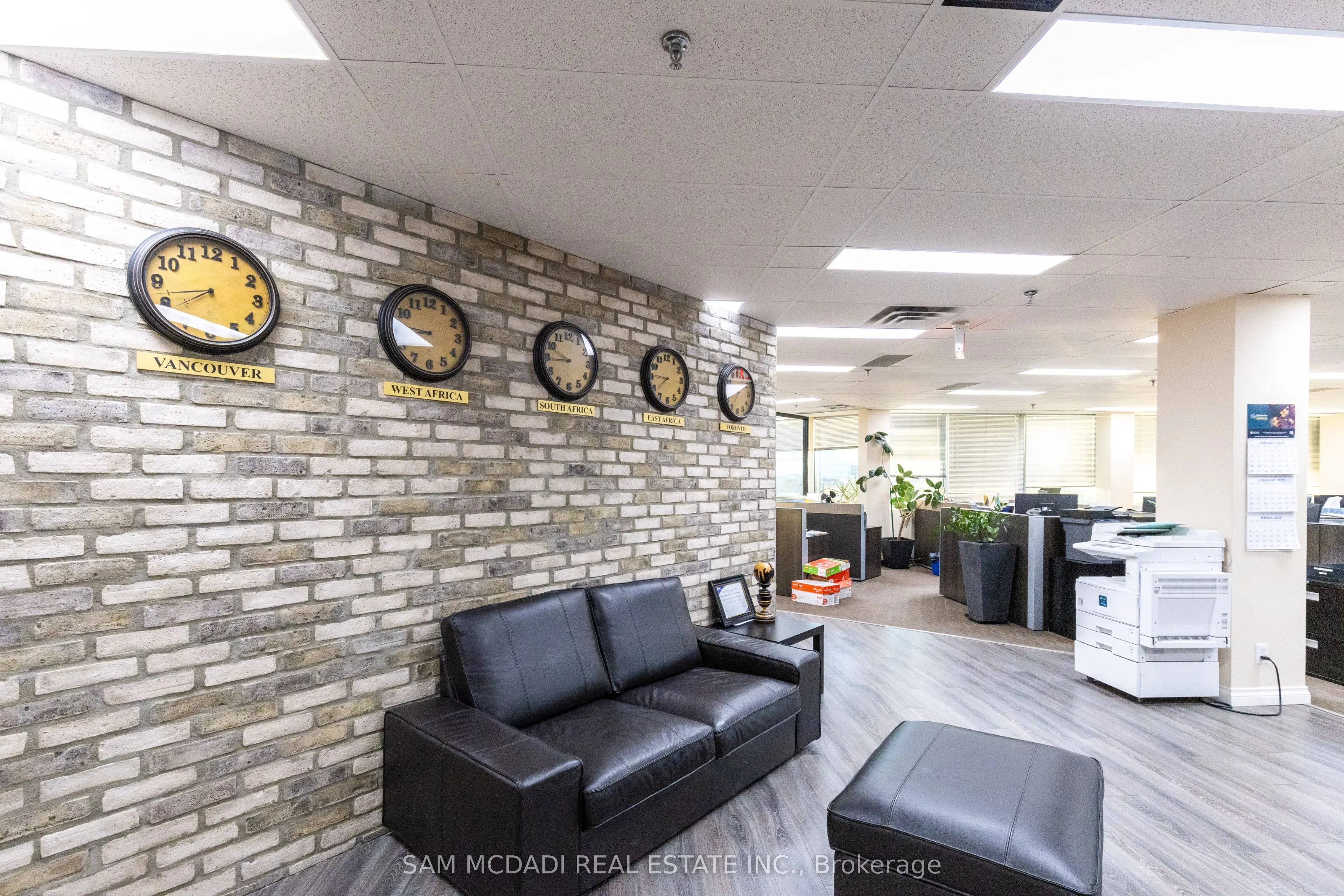 2800 Skymark Avenue, #309