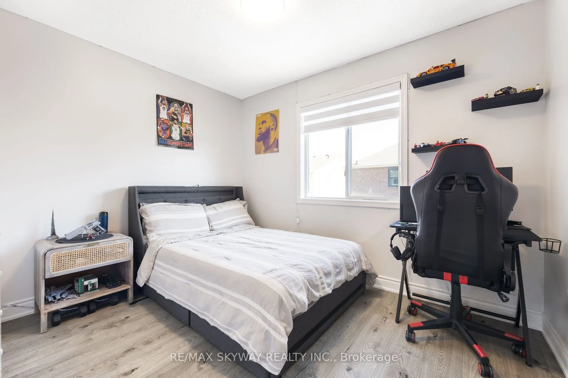 1570 Cartwright Crescent