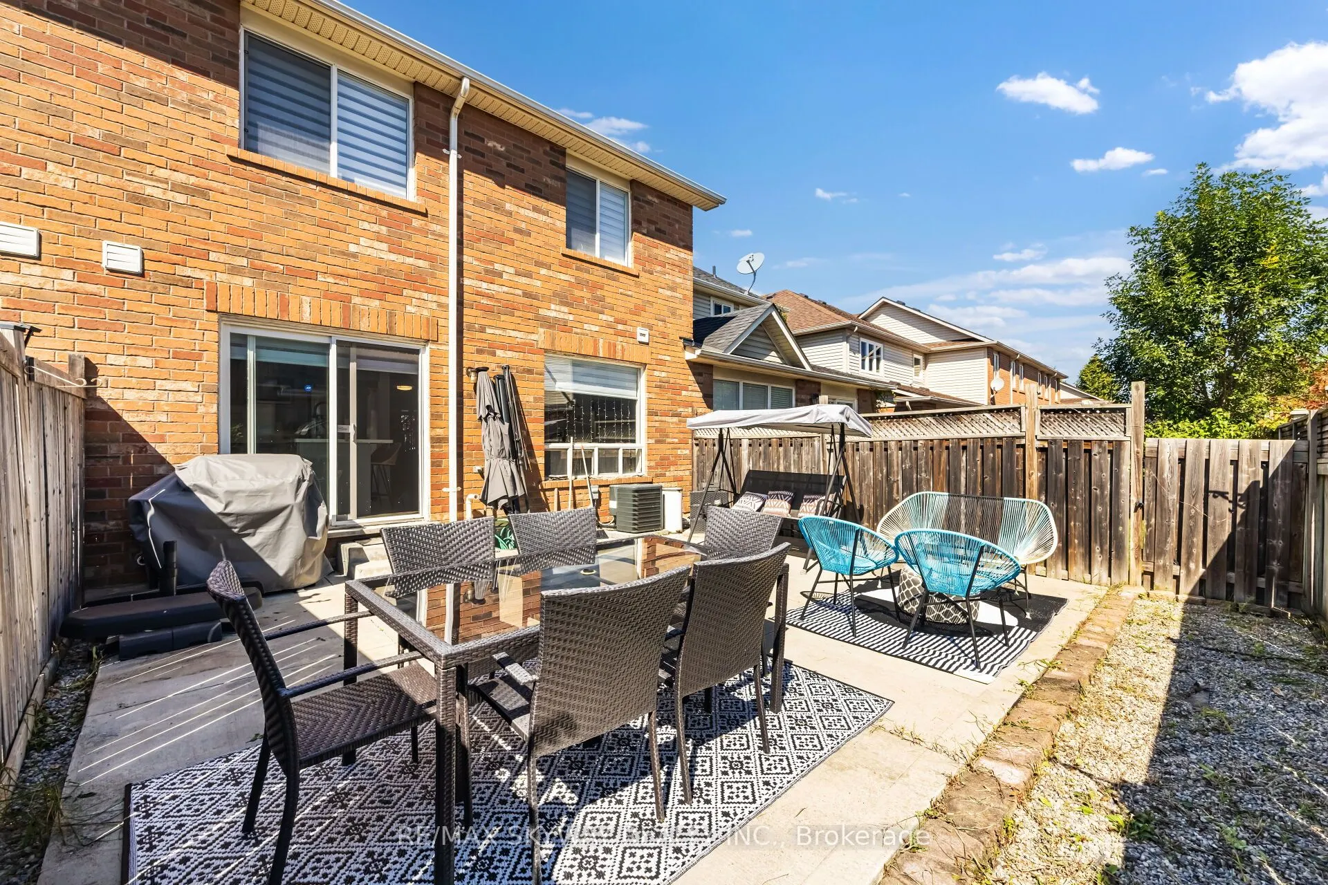 1570 Cartwright Crescent