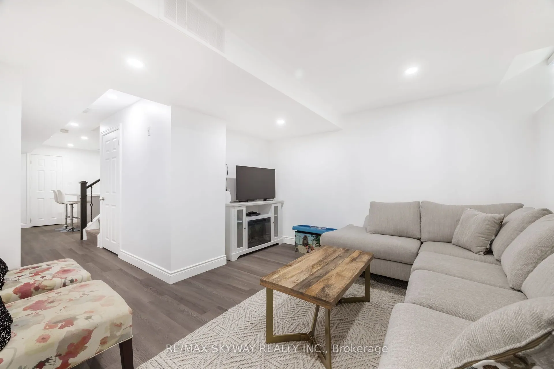 1570 Cartwright Crescent