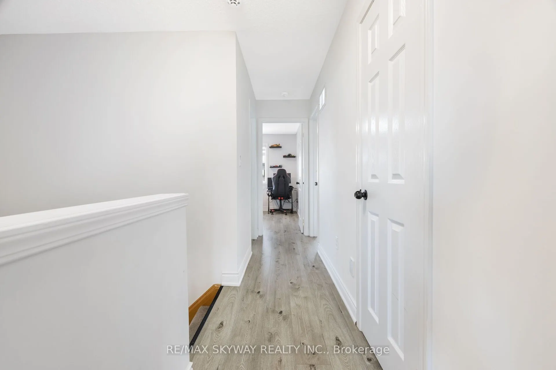 1570 Cartwright Crescent