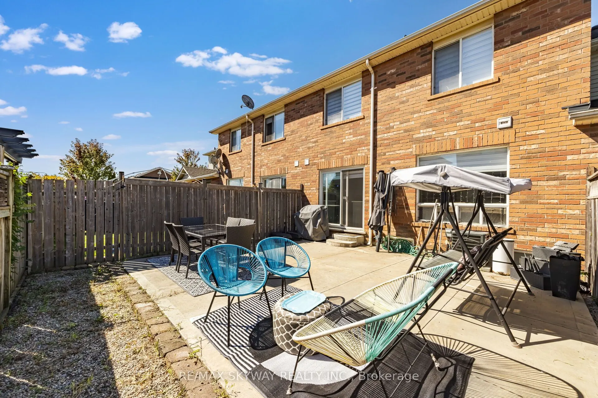 1570 Cartwright Crescent