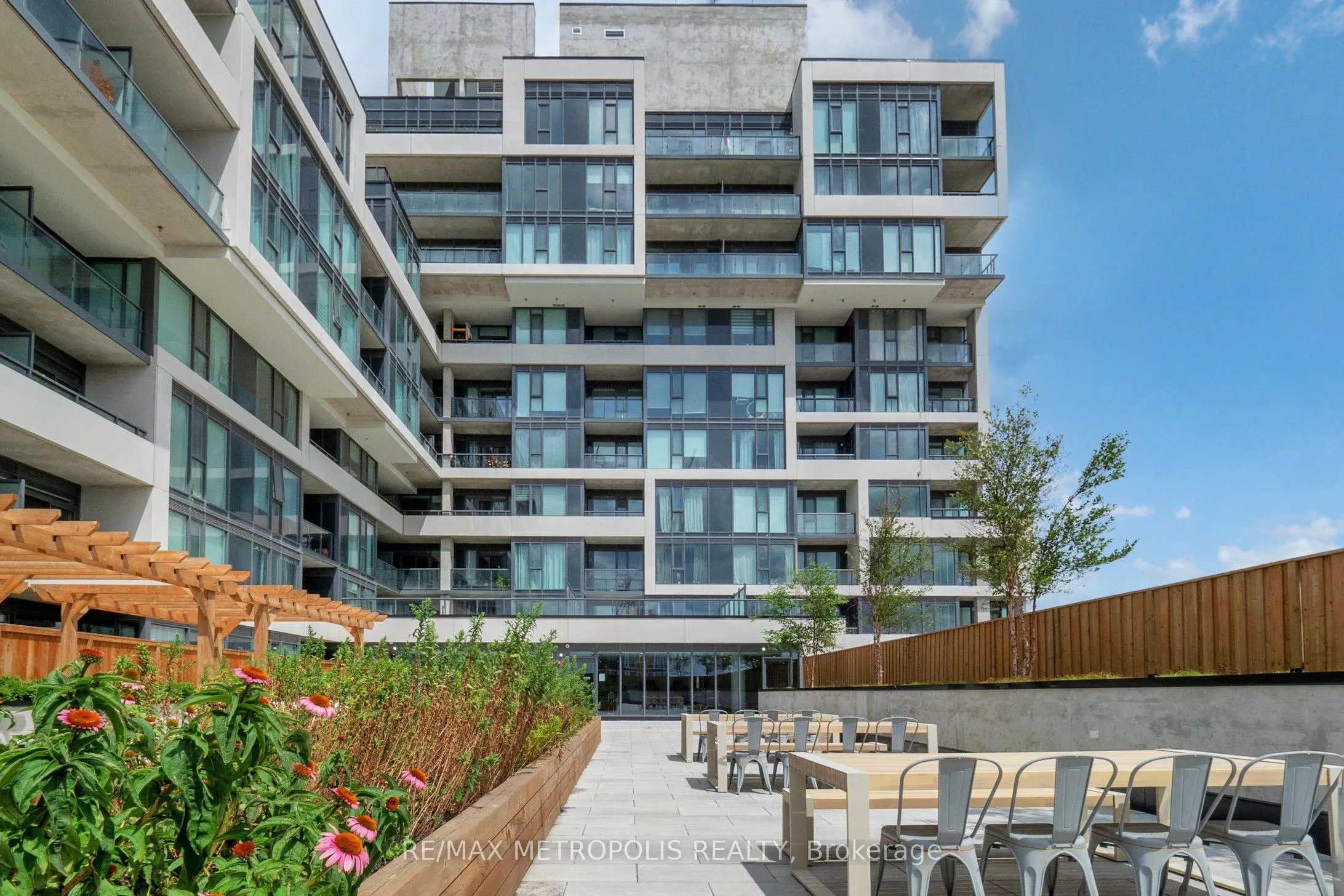 859 The Queensway, #819