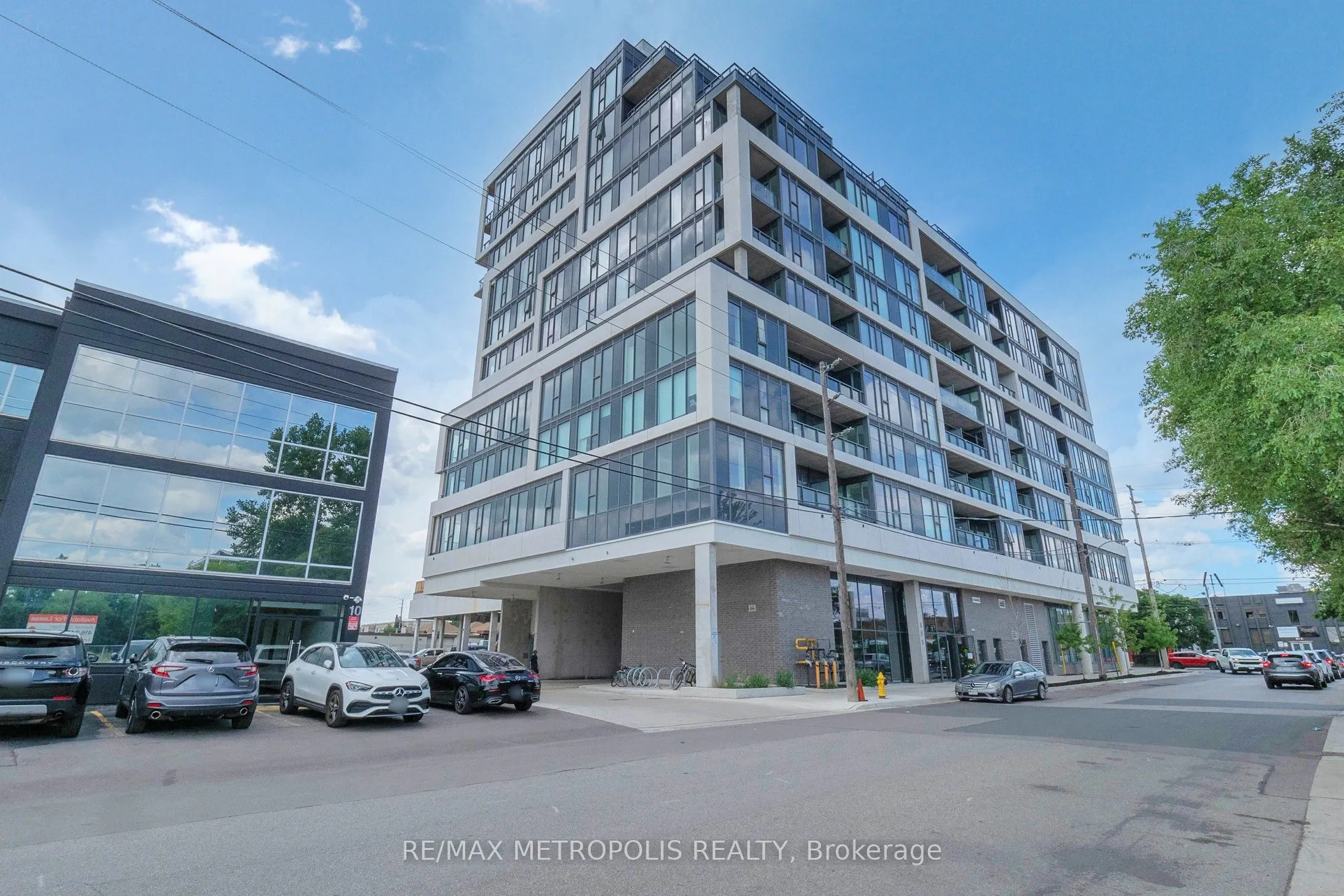 859 The Queensway, #819
