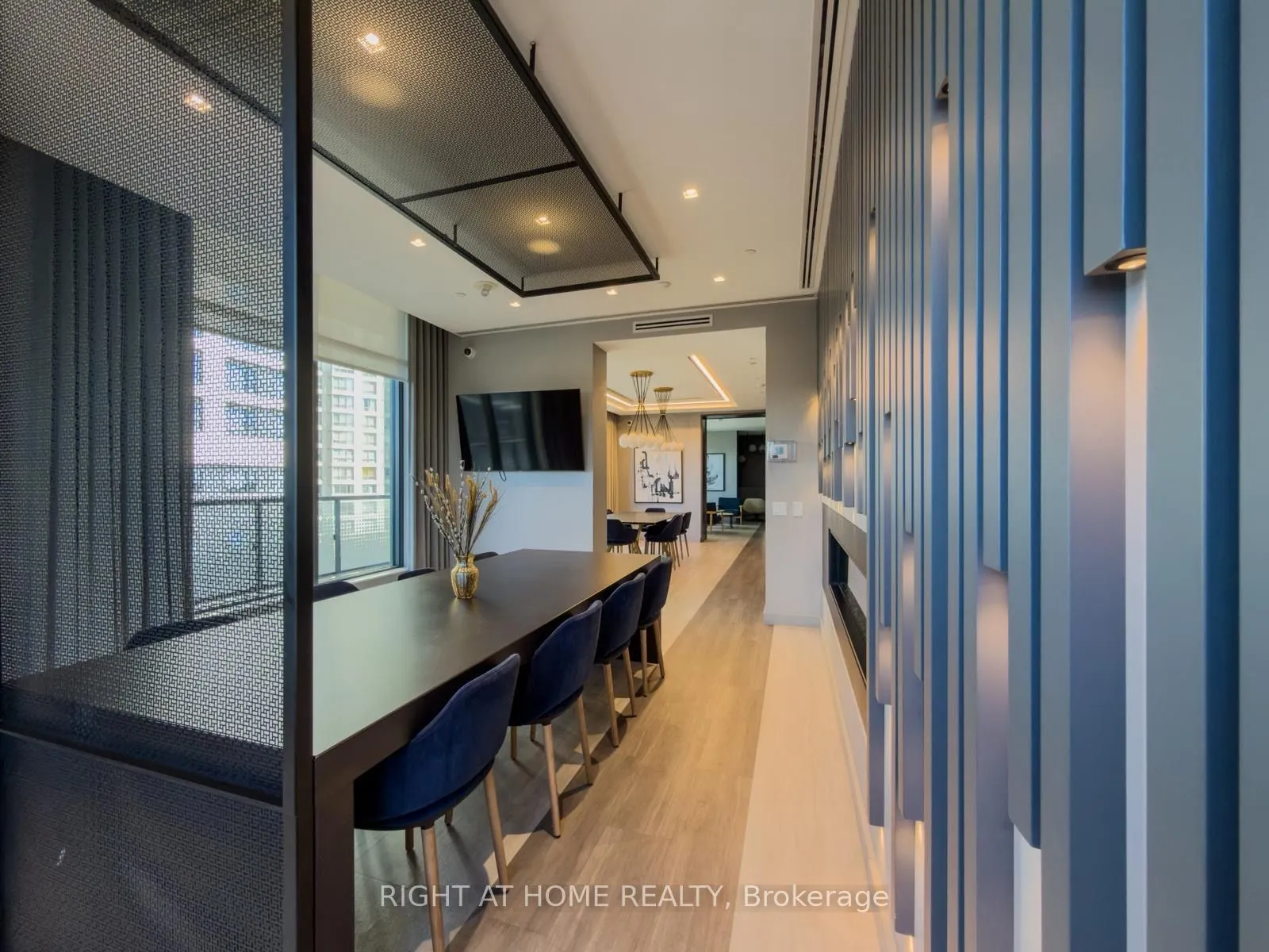 30 Samuel Wood Way, #1404