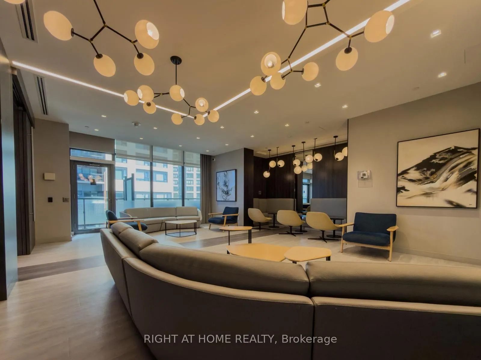 30 Samuel Wood Way, #1404