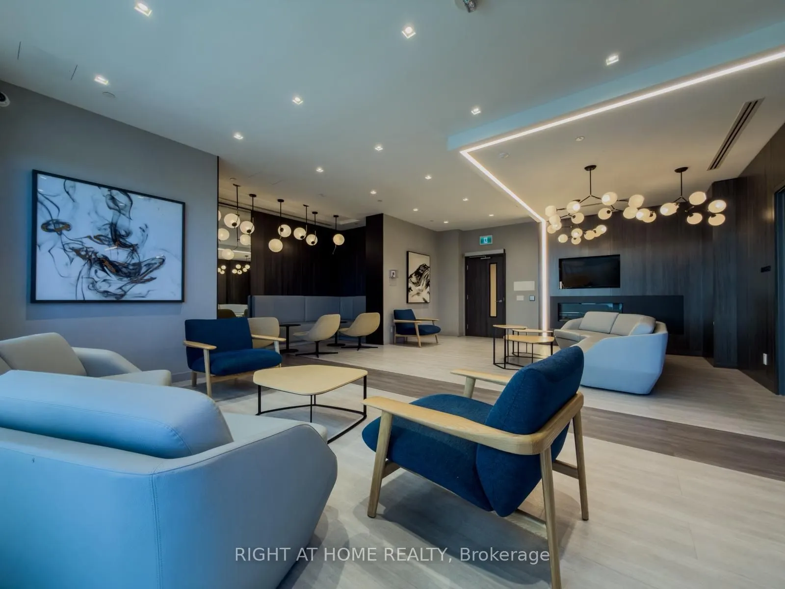 30 Samuel Wood Way, #1404