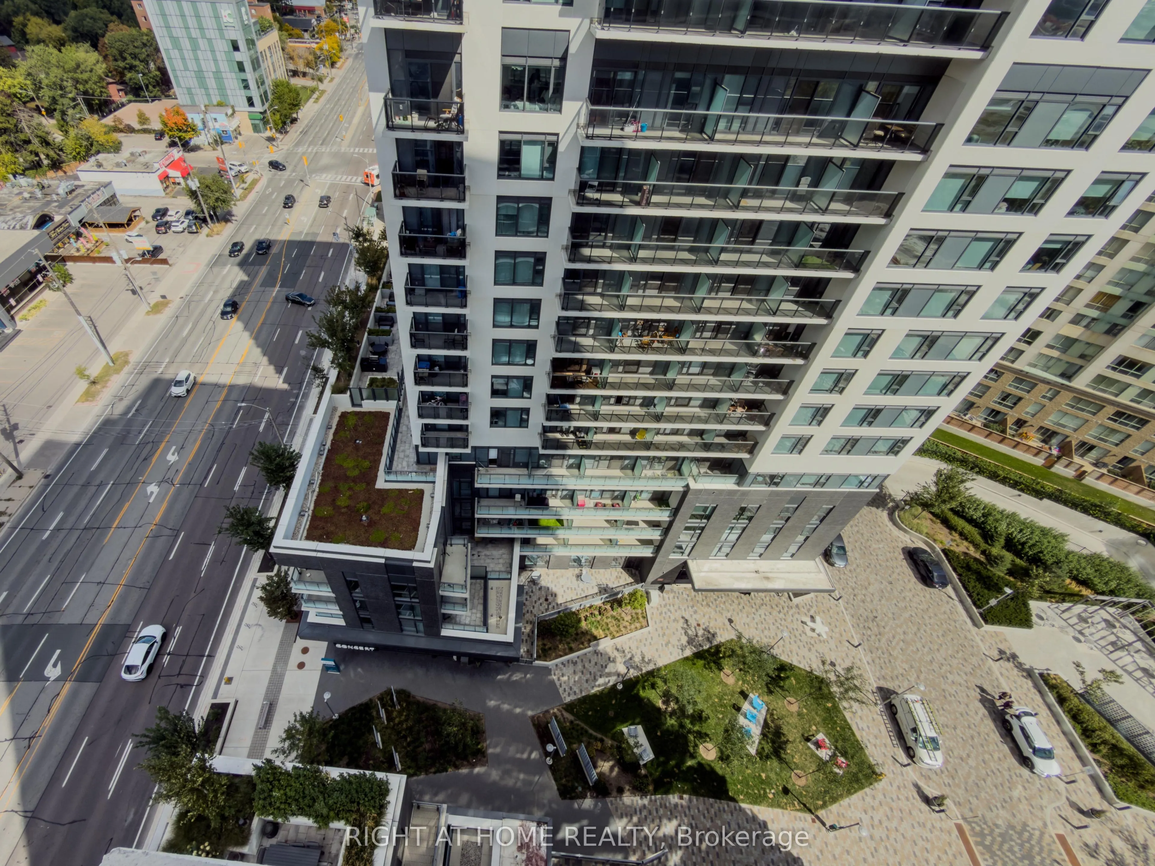 30 Samuel Wood Way, #1404