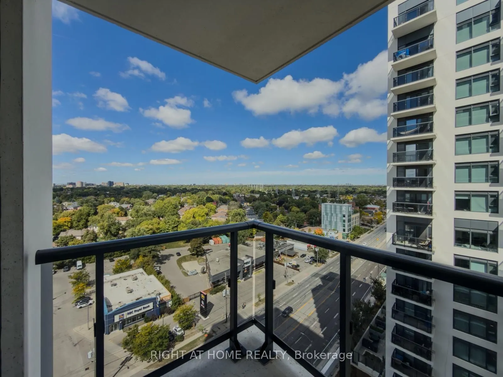 30 Samuel Wood Way, #1404