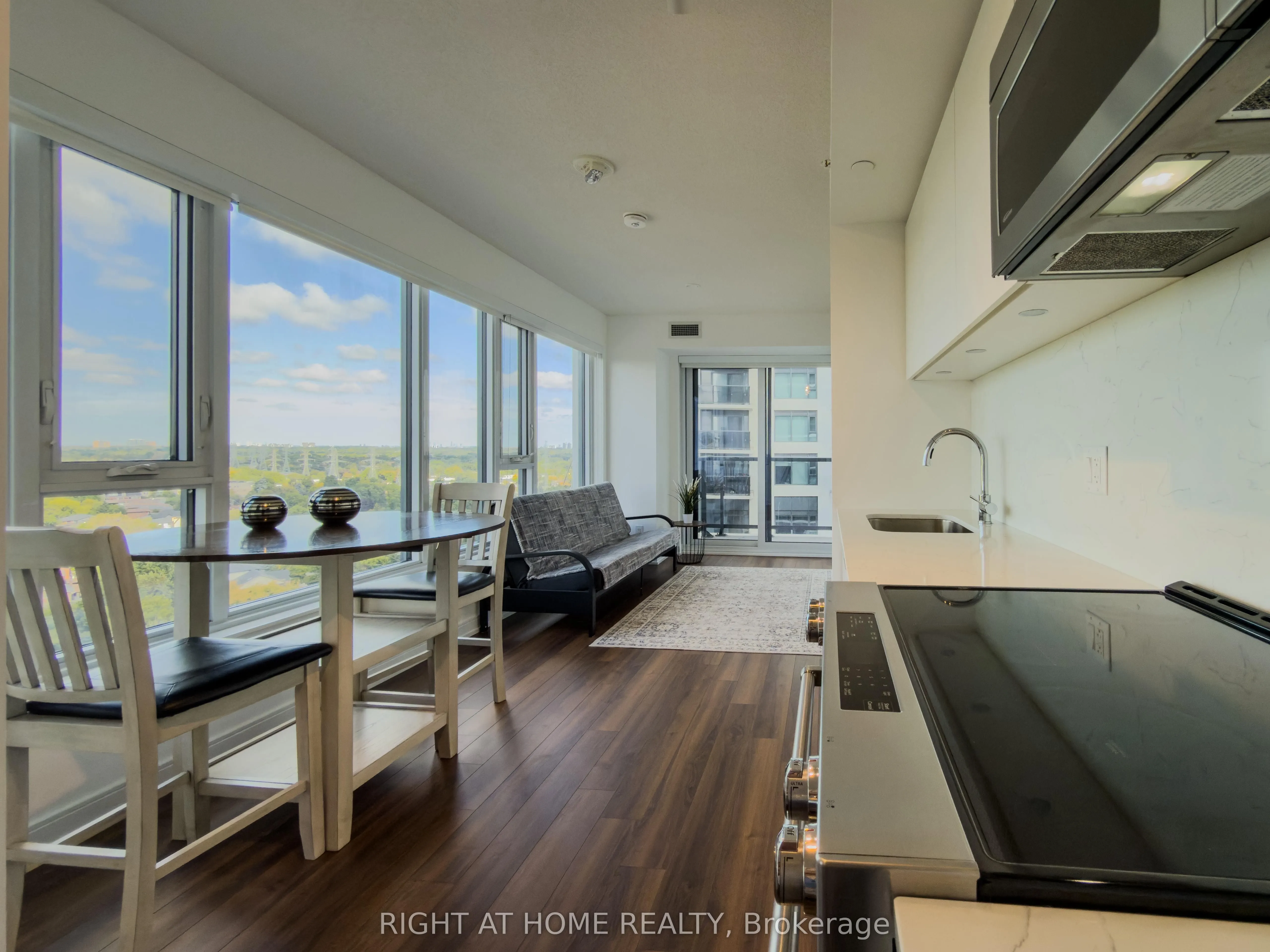 30 Samuel Wood Way, #1404