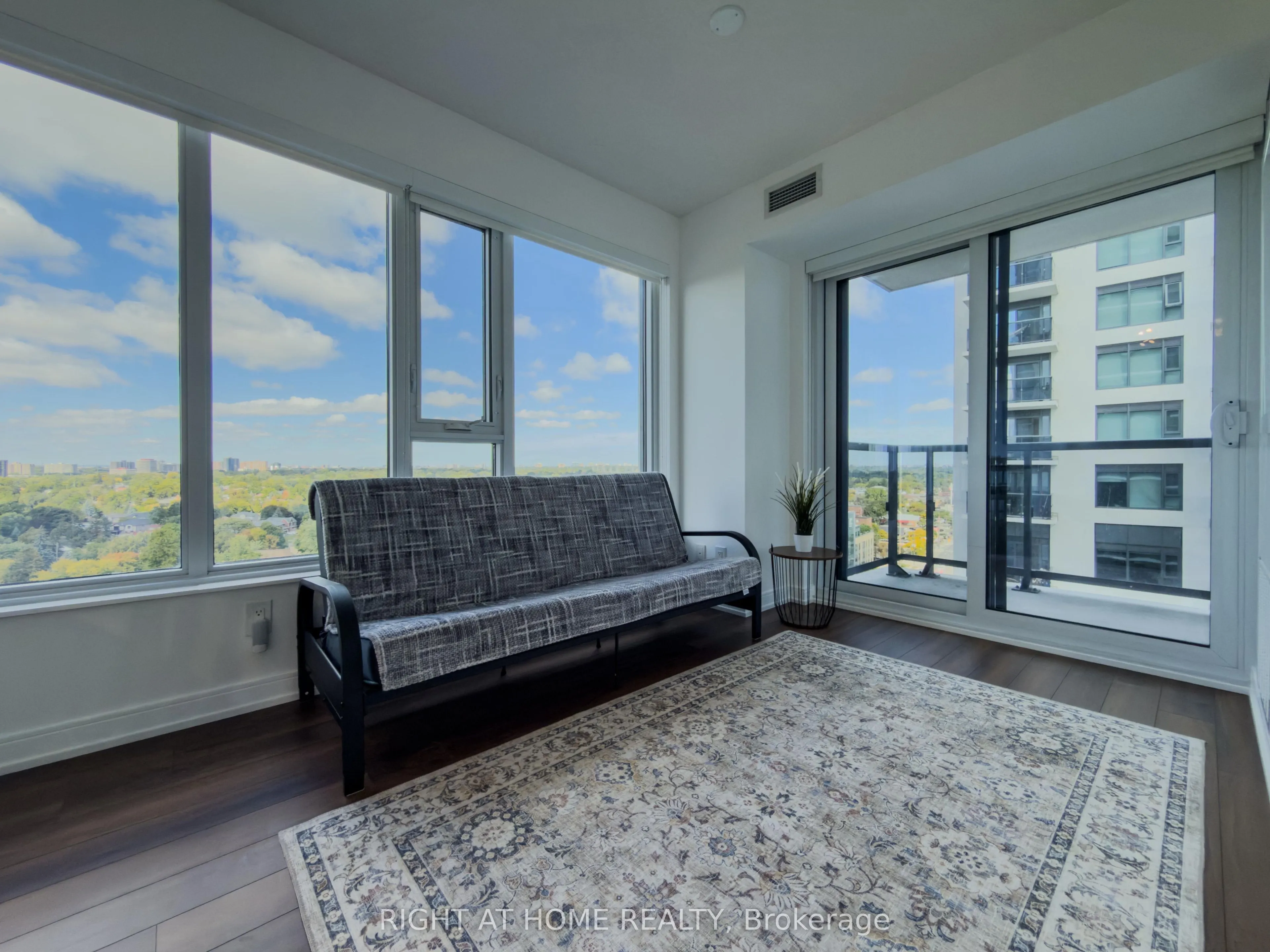 30 Samuel Wood Way, #1404