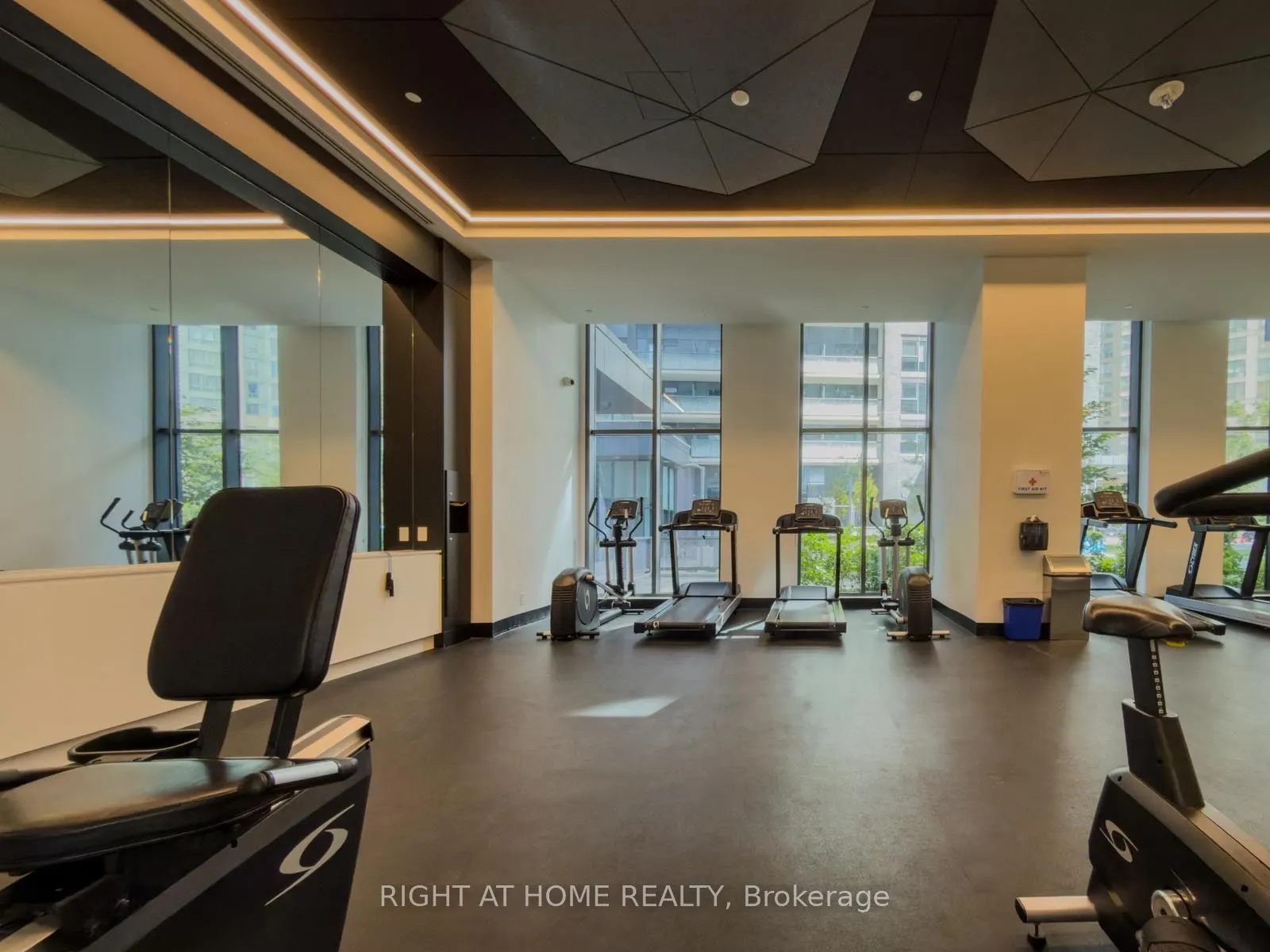 30 Samuel Wood Way, #1404