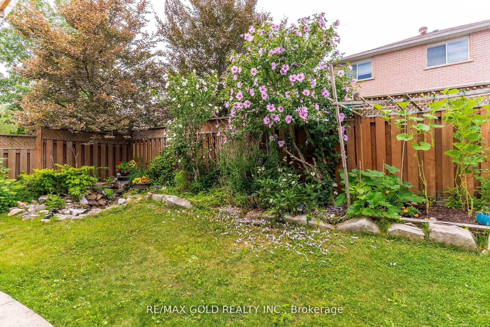 14 Country Stroll Crescent