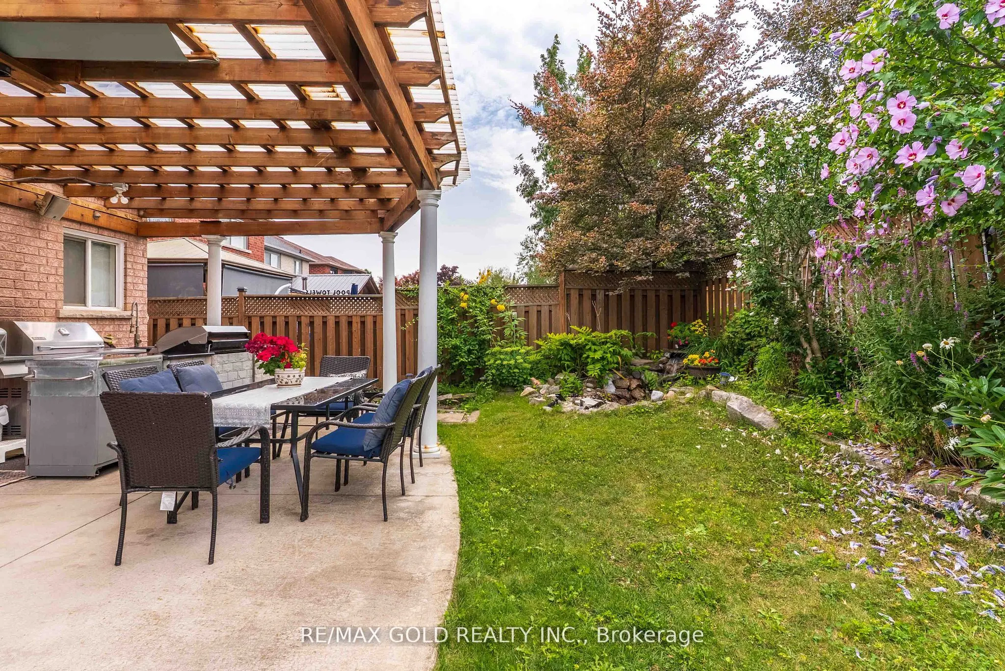 14 Country Stroll Crescent