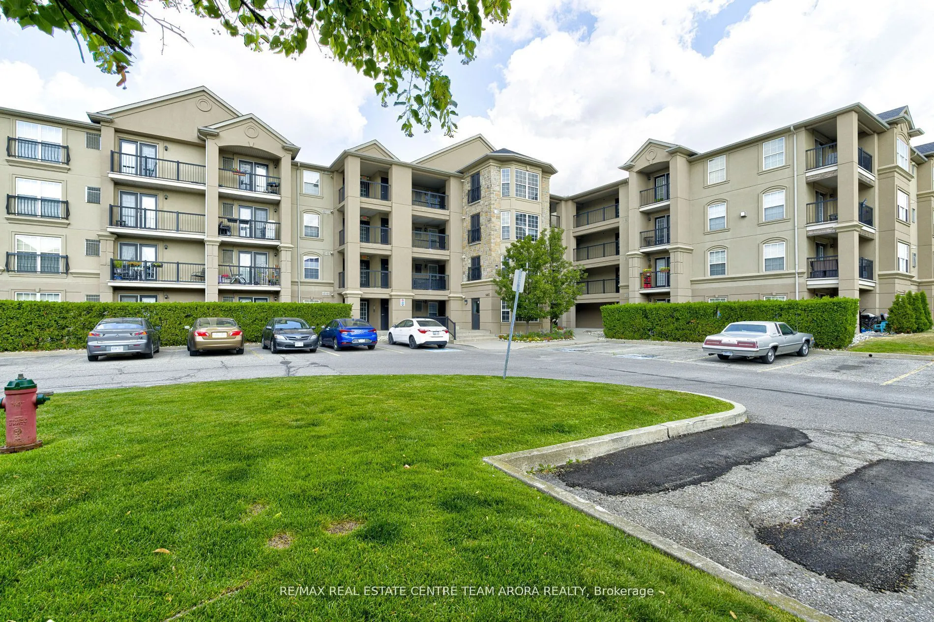 1483 Maple Avenue, #408