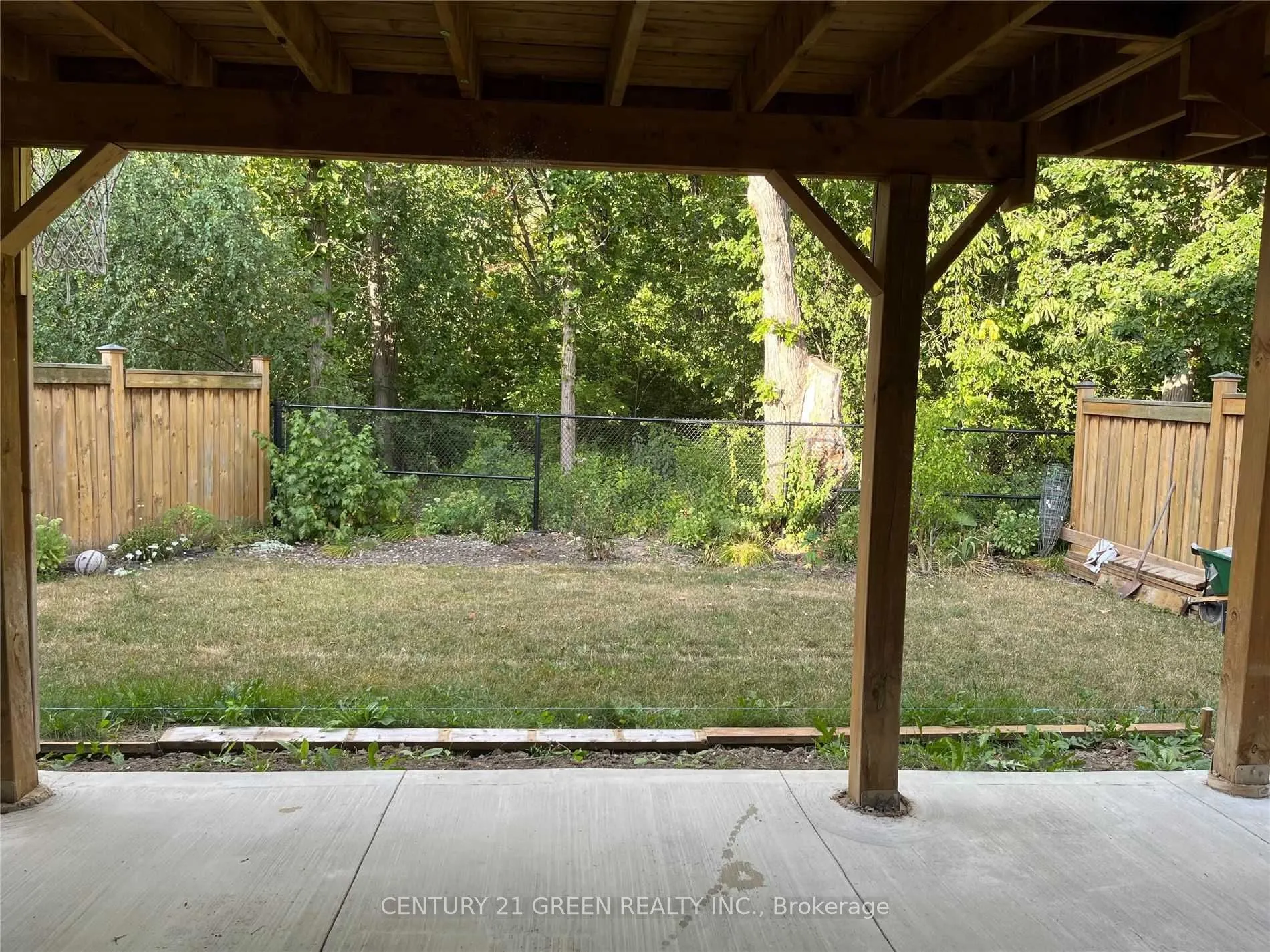 1210 Fox Crescent, #Lower