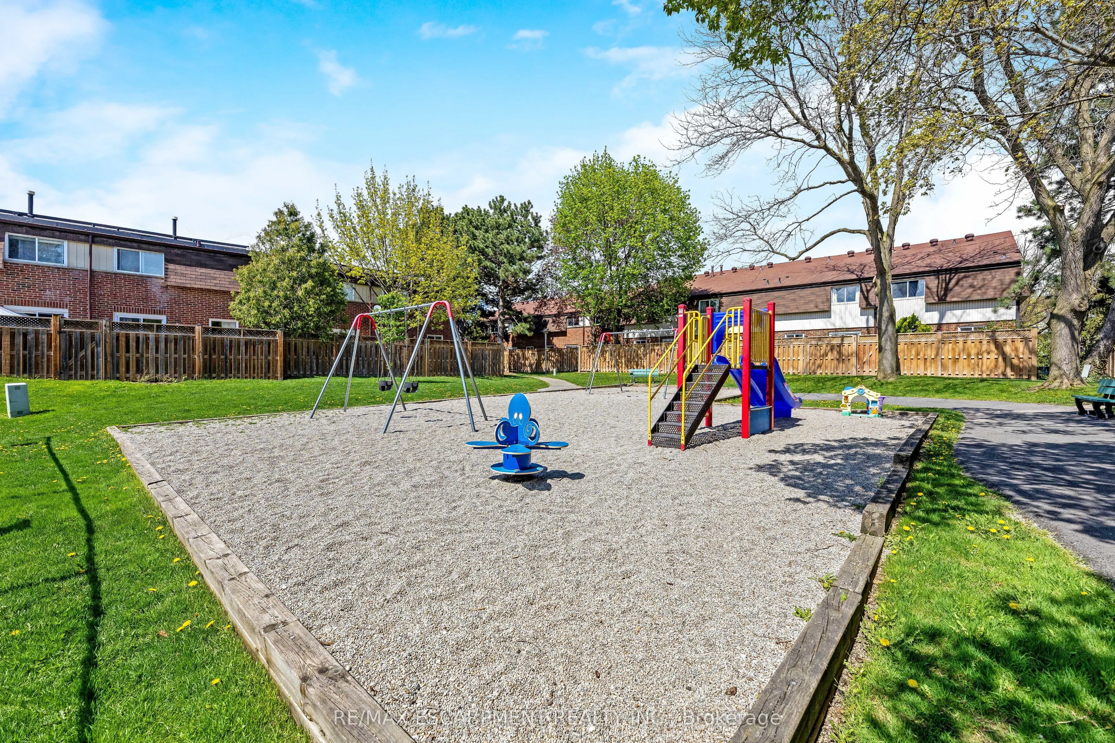 235 Bronte Street S, #16