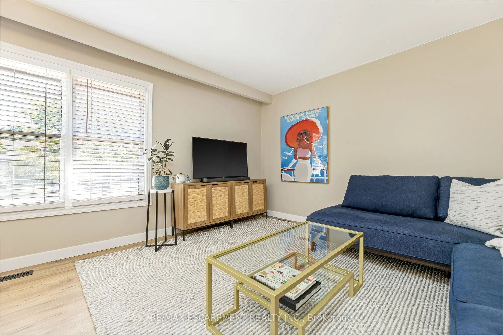 235 Bronte Street S, #16