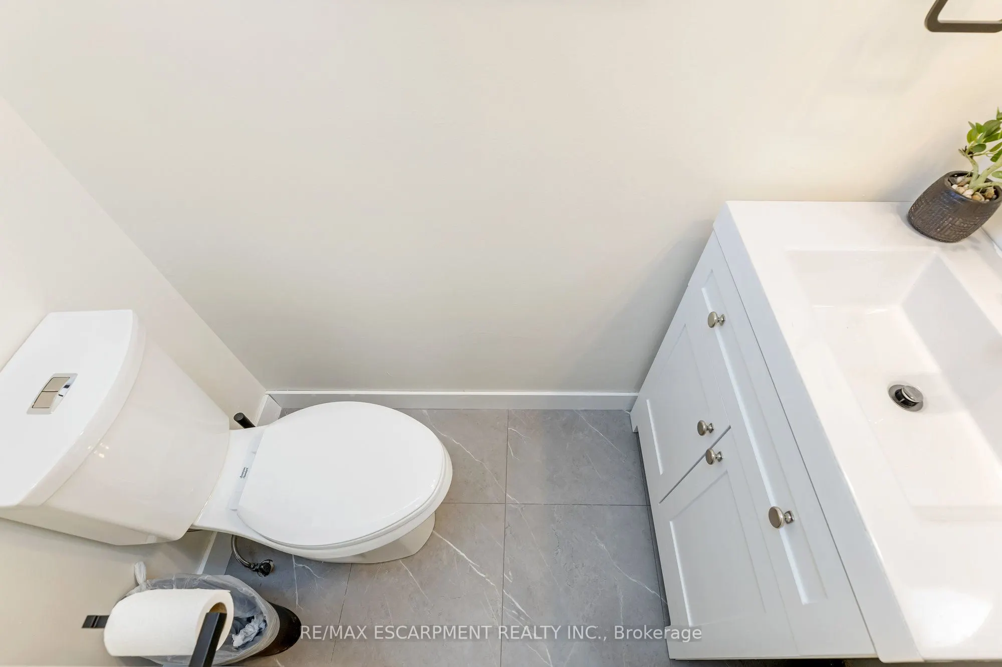 235 Bronte Street S, #16