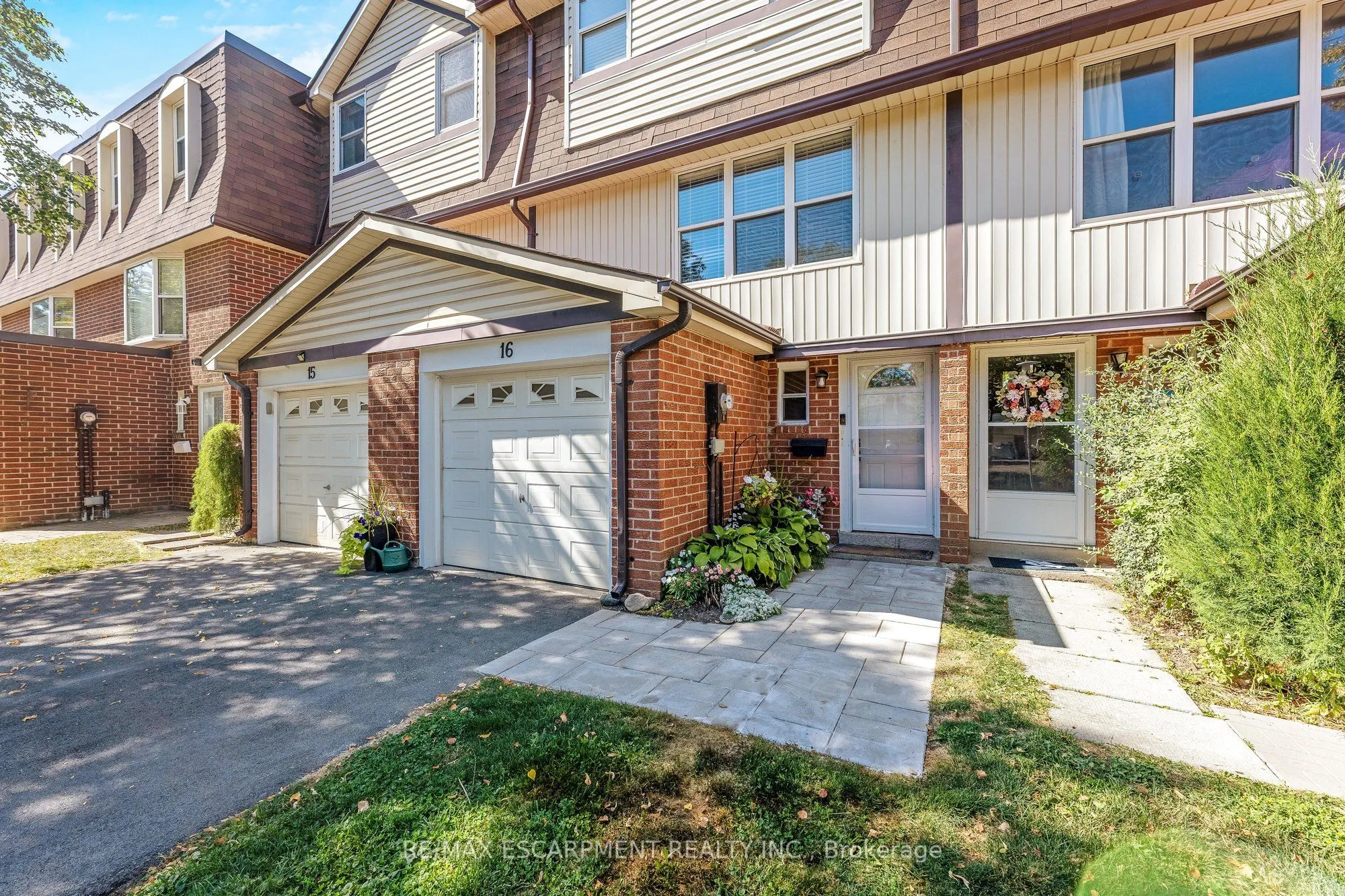 235 Bronte Street S, #16