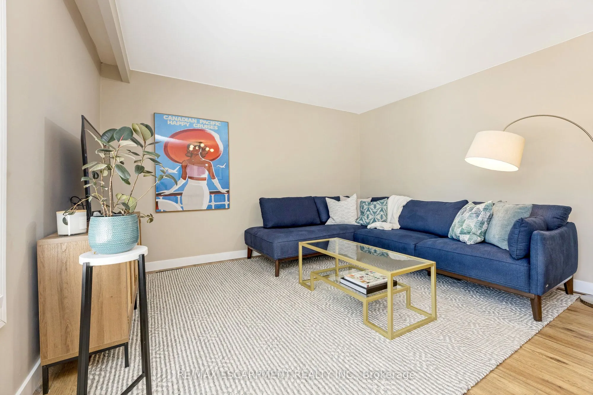 235 Bronte Street S, #16