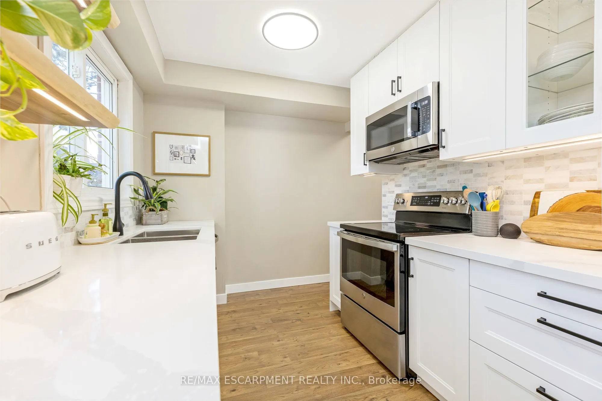 235 Bronte Street S, #16