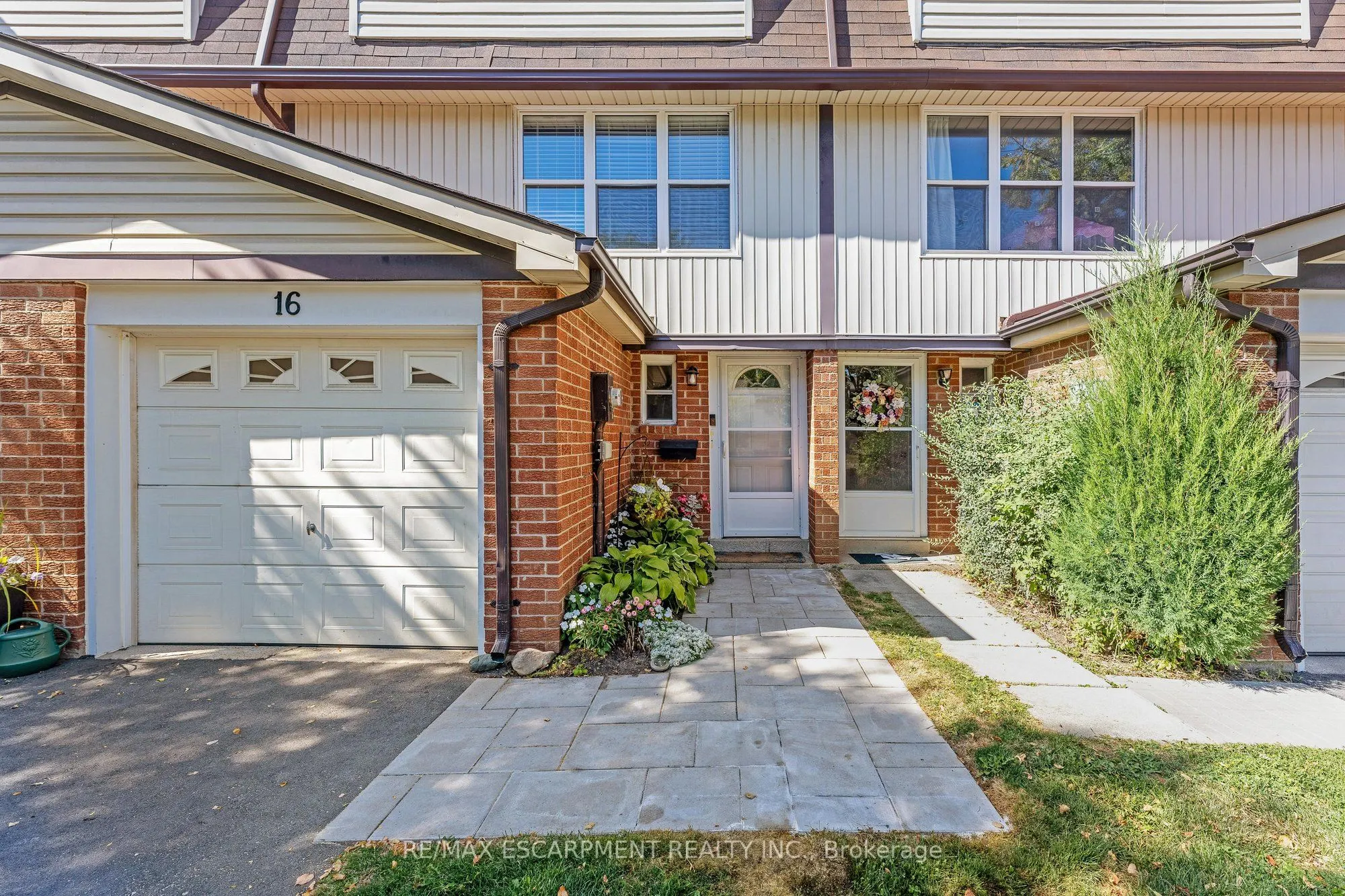 235 Bronte Street S, #16