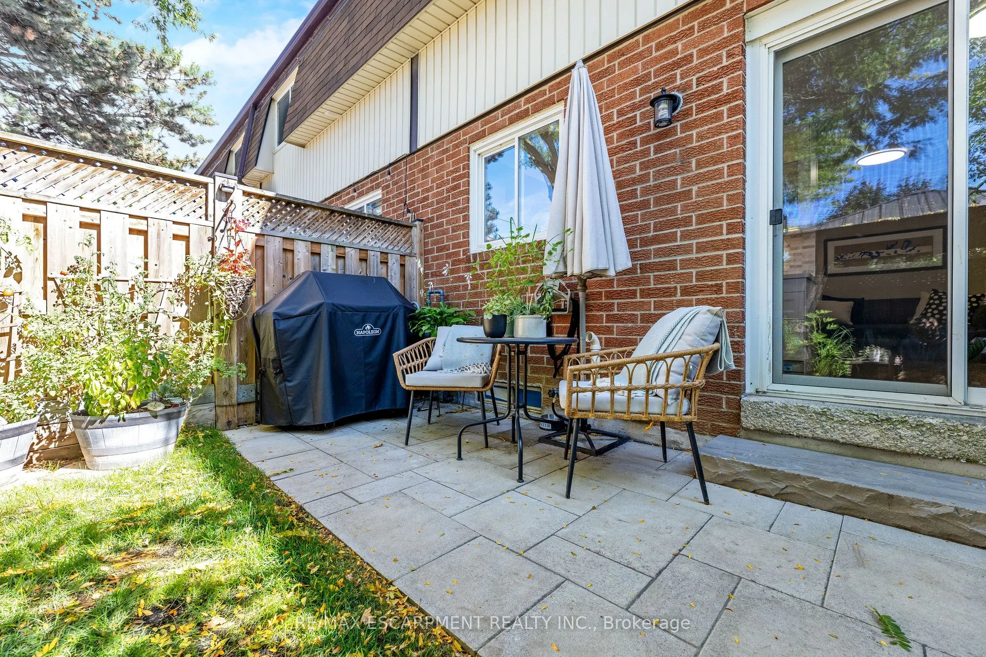 235 Bronte Street S, #16