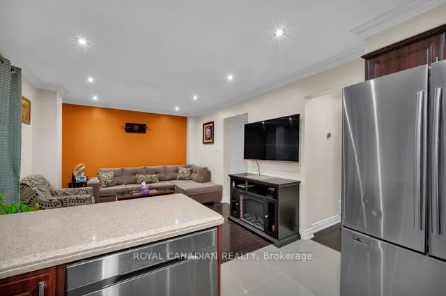 55 Meadowlark Drive, #Upper