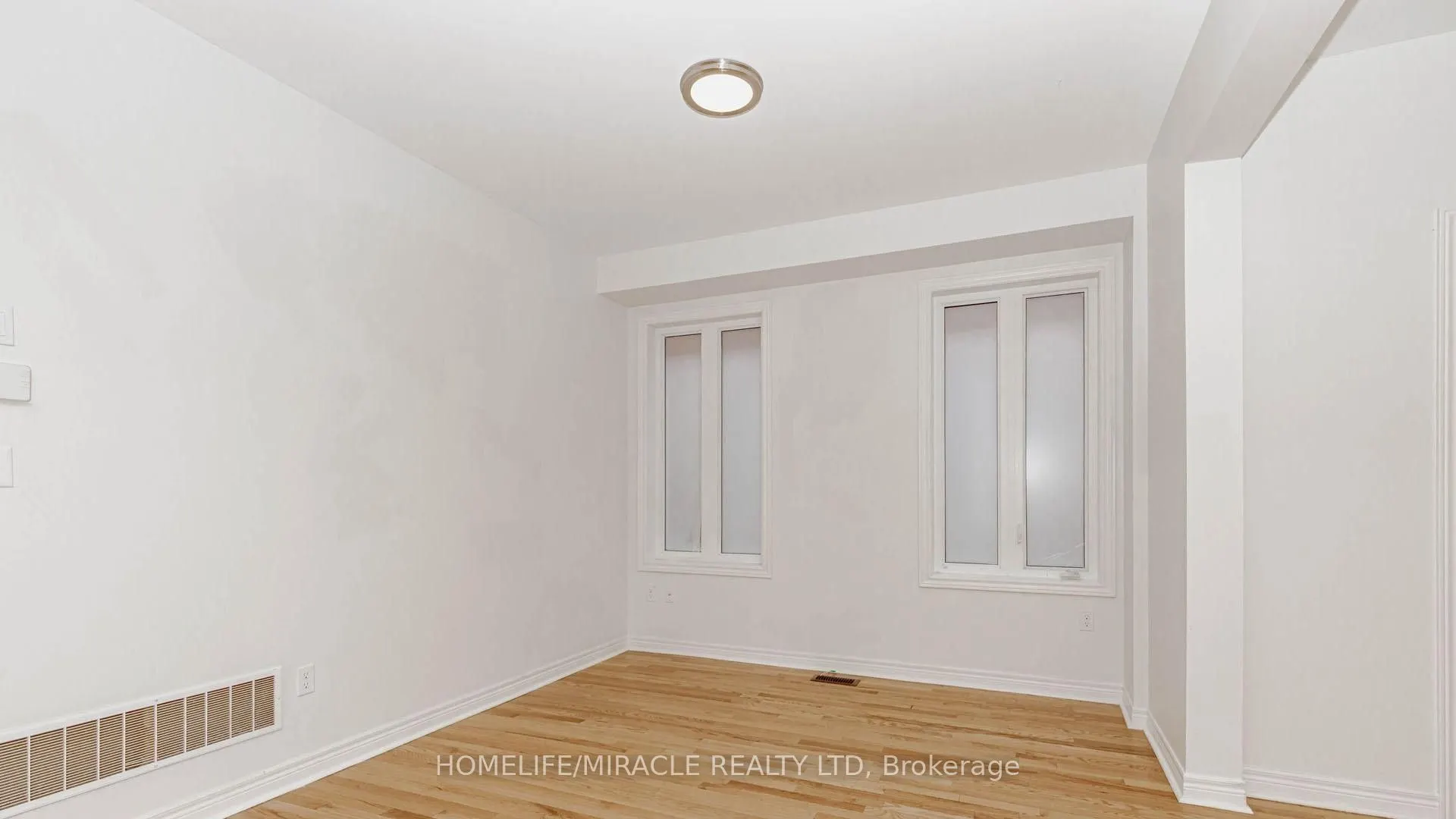 1015 Job Crescent, #Upper