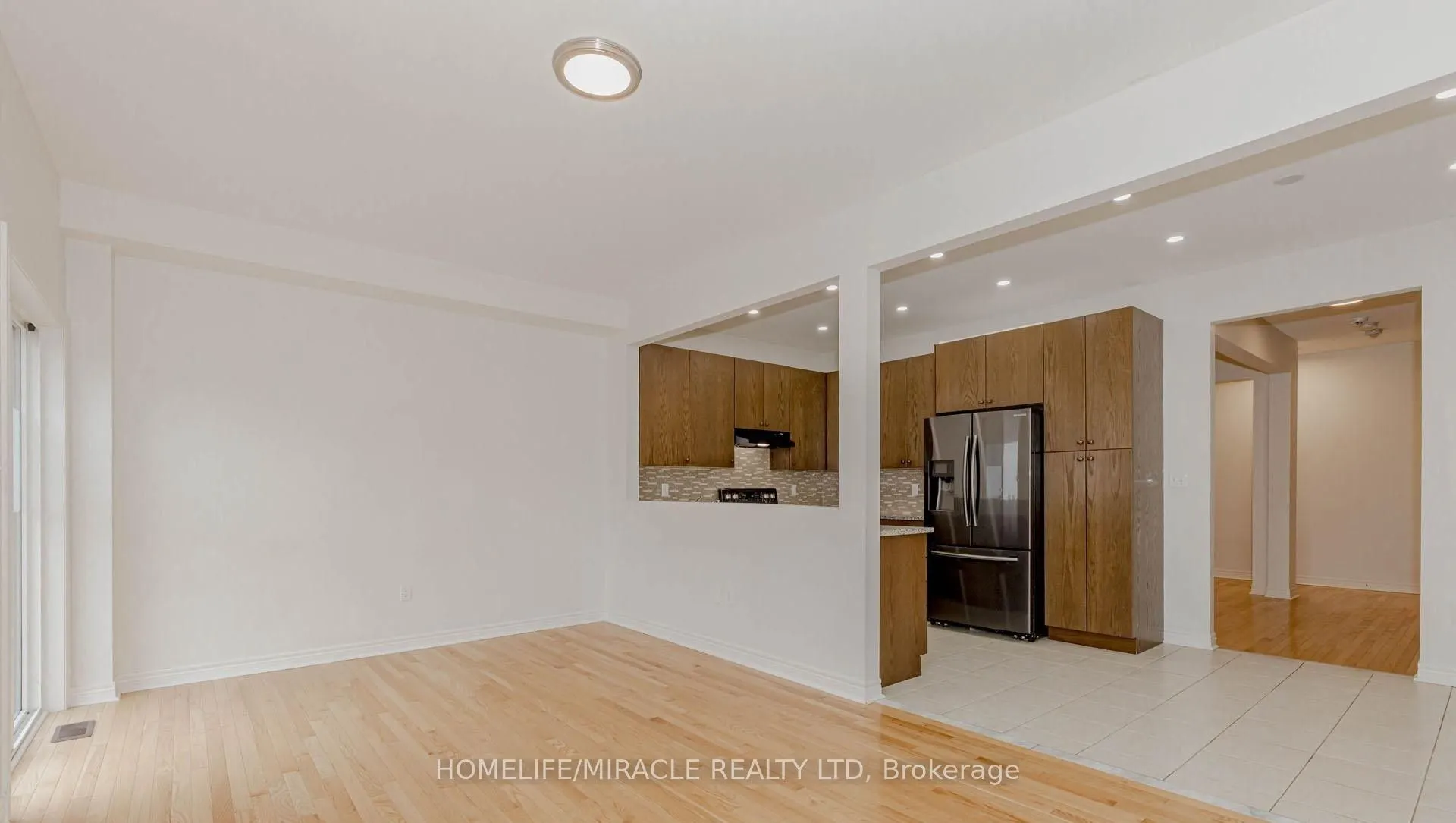 1015 Job Crescent, #Upper