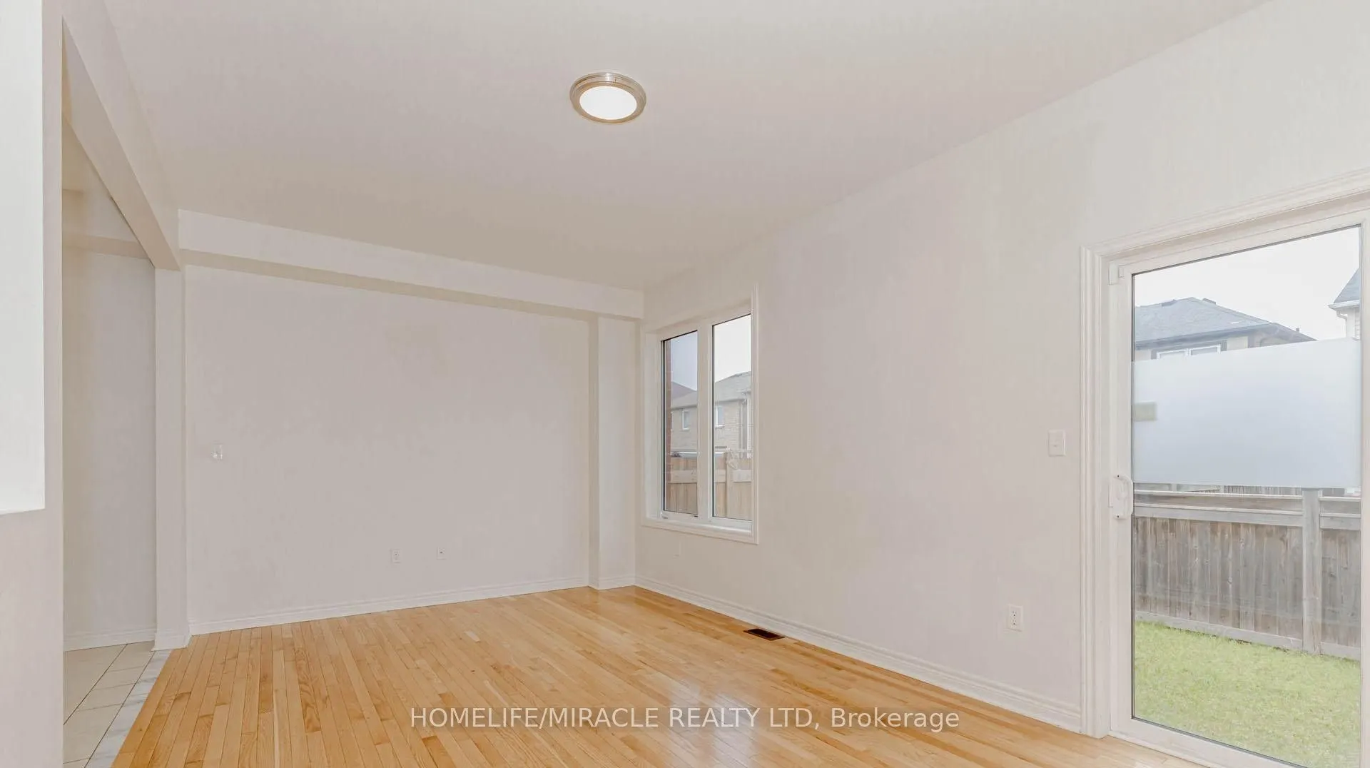 1015 Job Crescent, #Upper