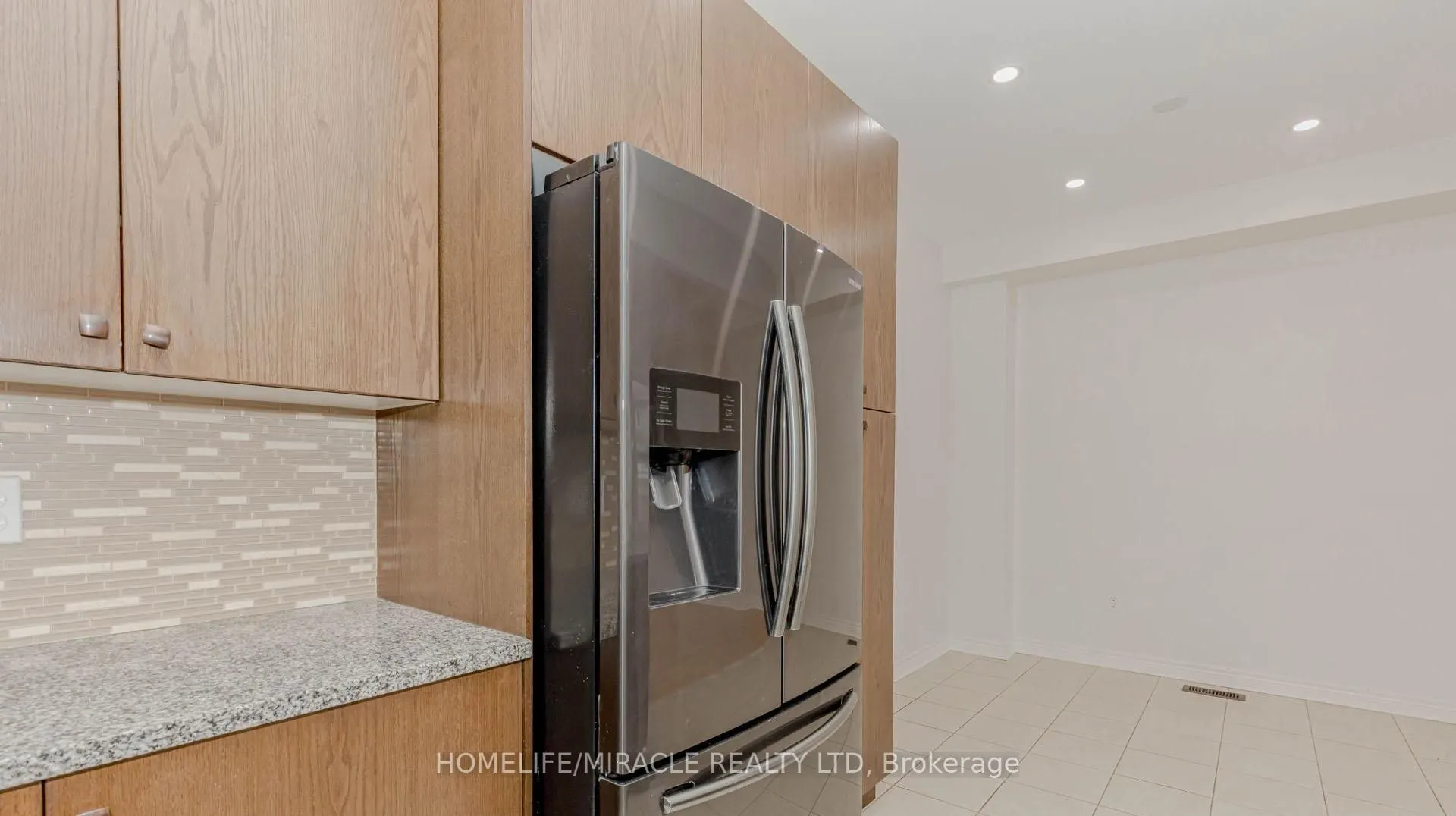 1015 Job Crescent, #Upper