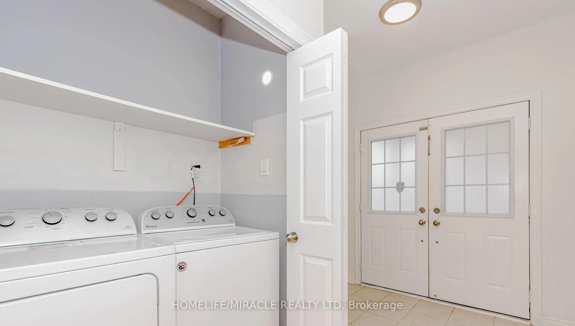 1015 Job Crescent, #Upper