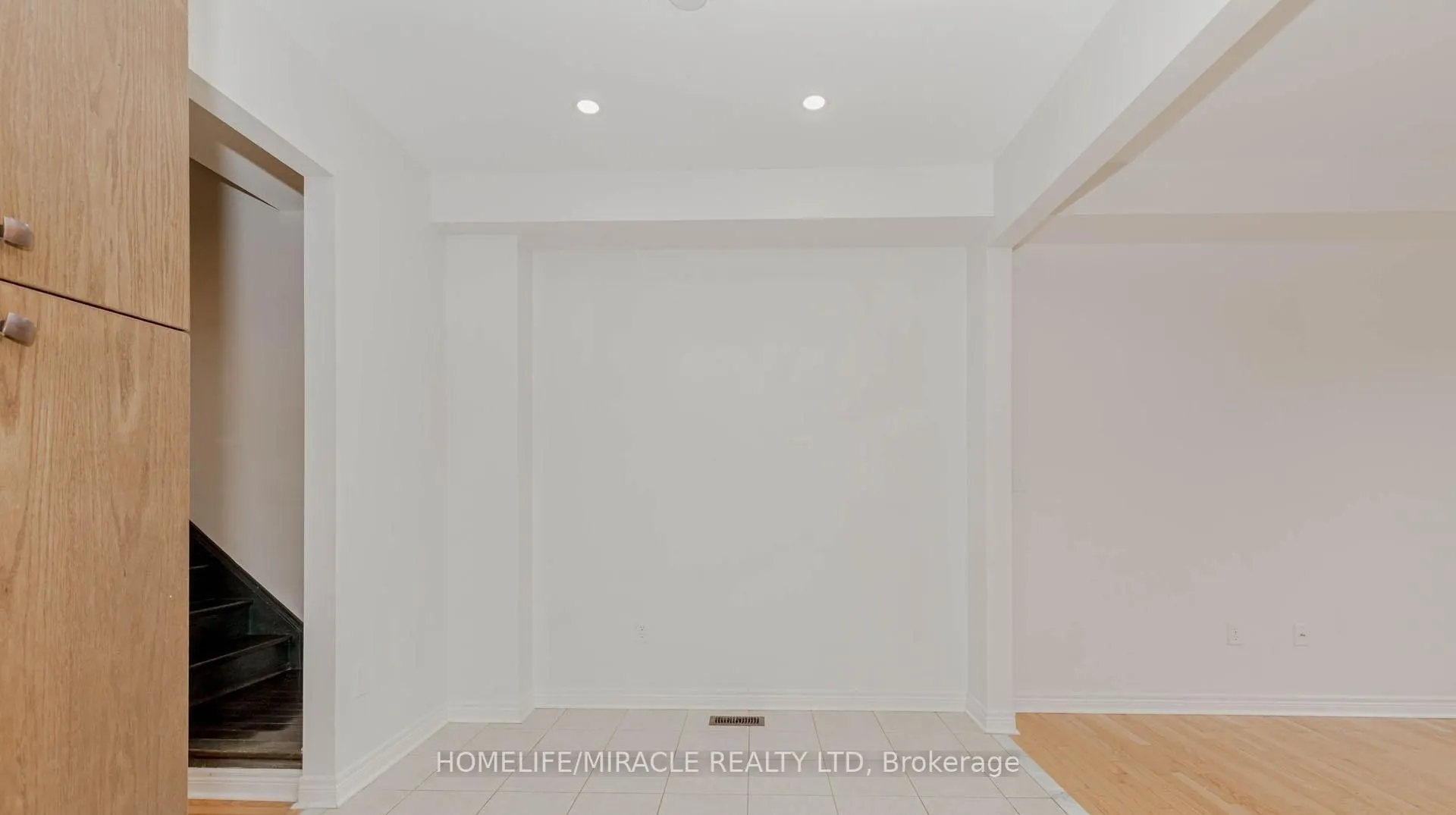 1015 Job Crescent, #Upper