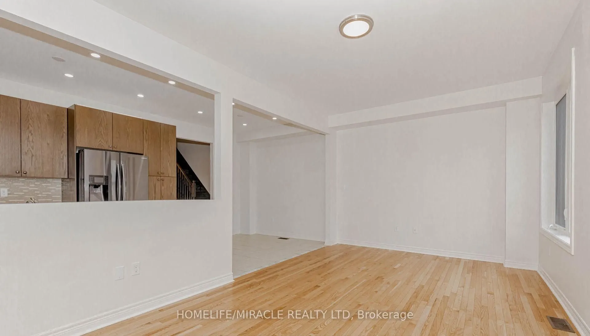 1015 Job Crescent, #Upper