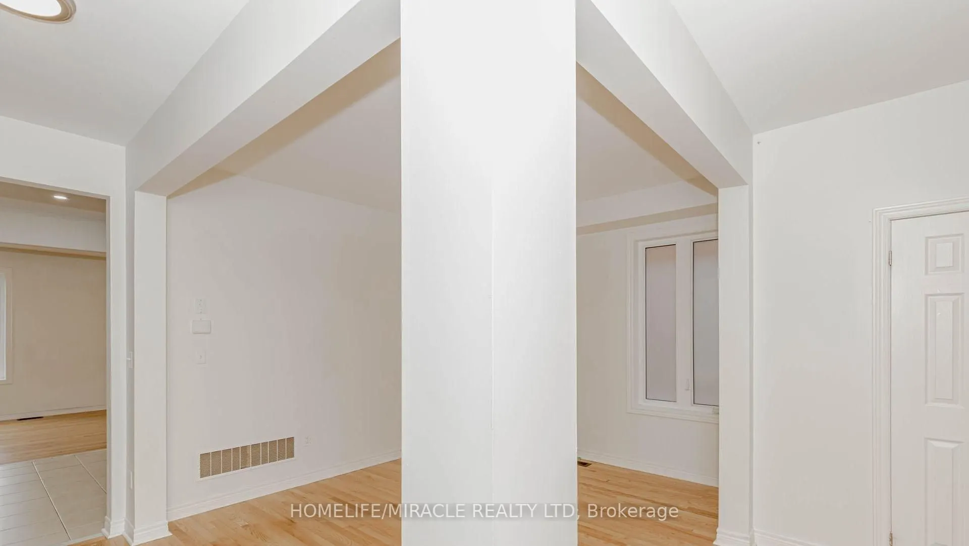 1015 Job Crescent, #Upper