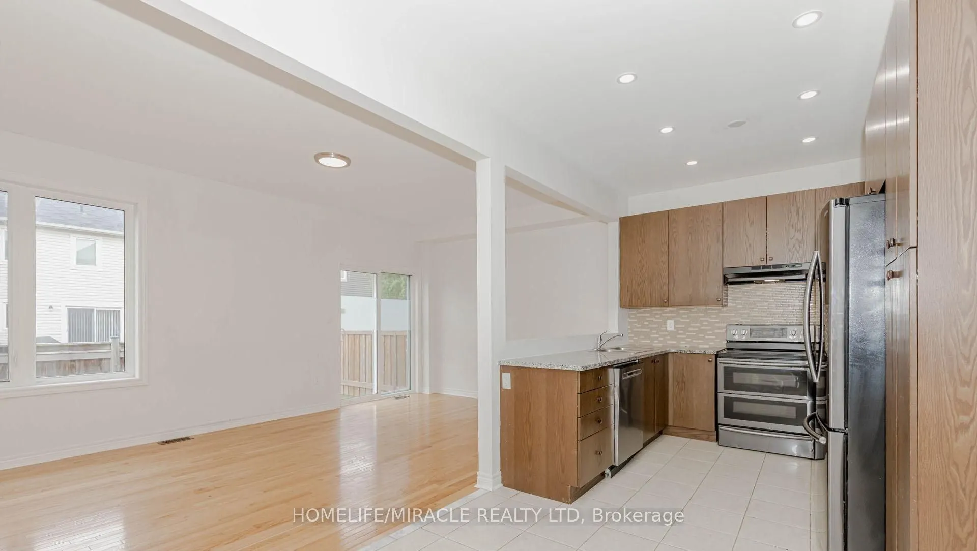 1015 Job Crescent, #Upper