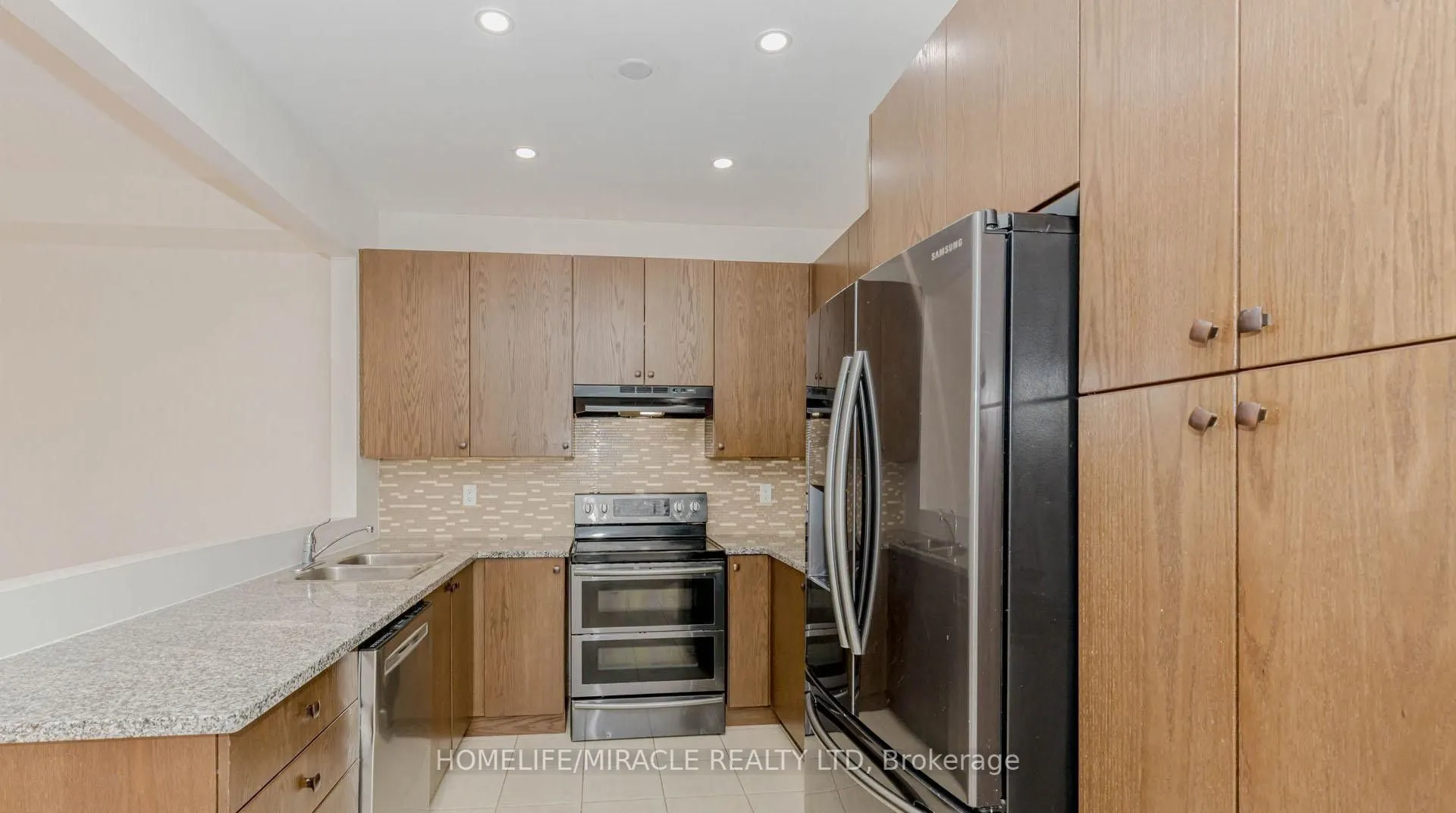 1015 Job Crescent, #Upper
