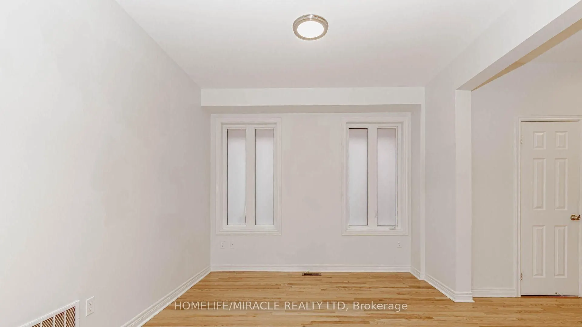 1015 Job Crescent, #Upper